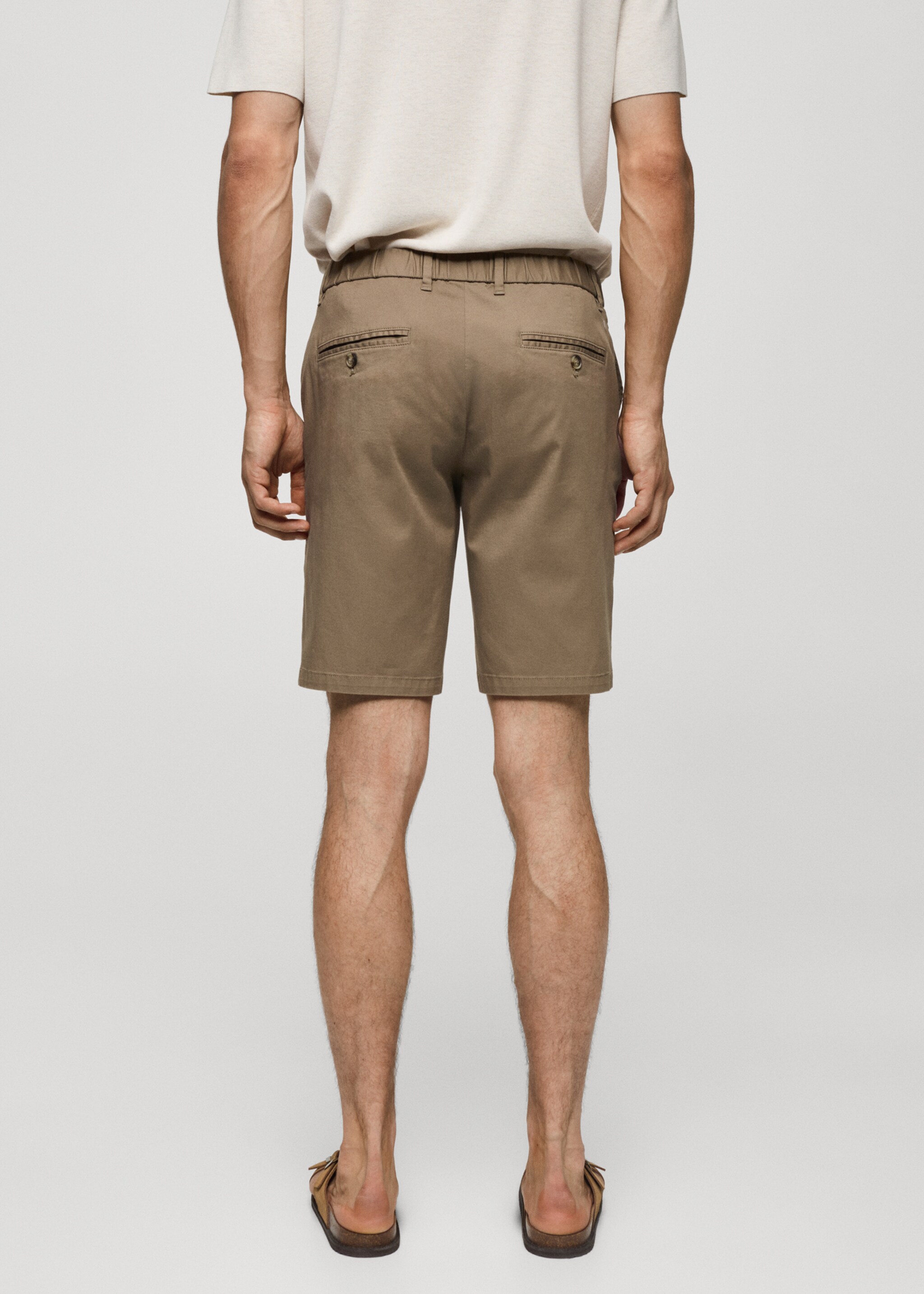 Bermuda slim-fit chino coton - Verso de l’article, Tabac. Ref: 77040564-00.