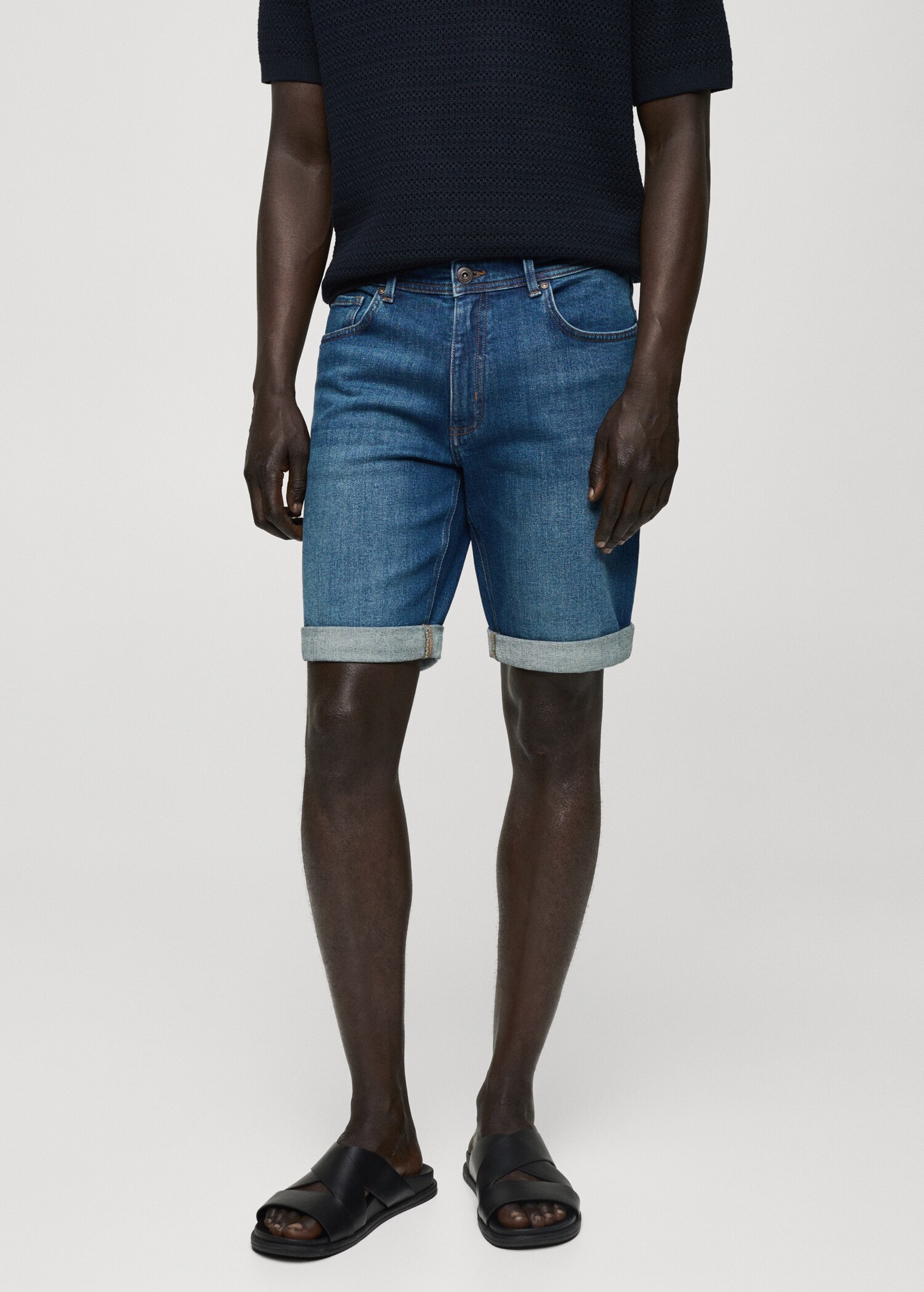 Jeansbermudas slim fit - Bild av mittparti