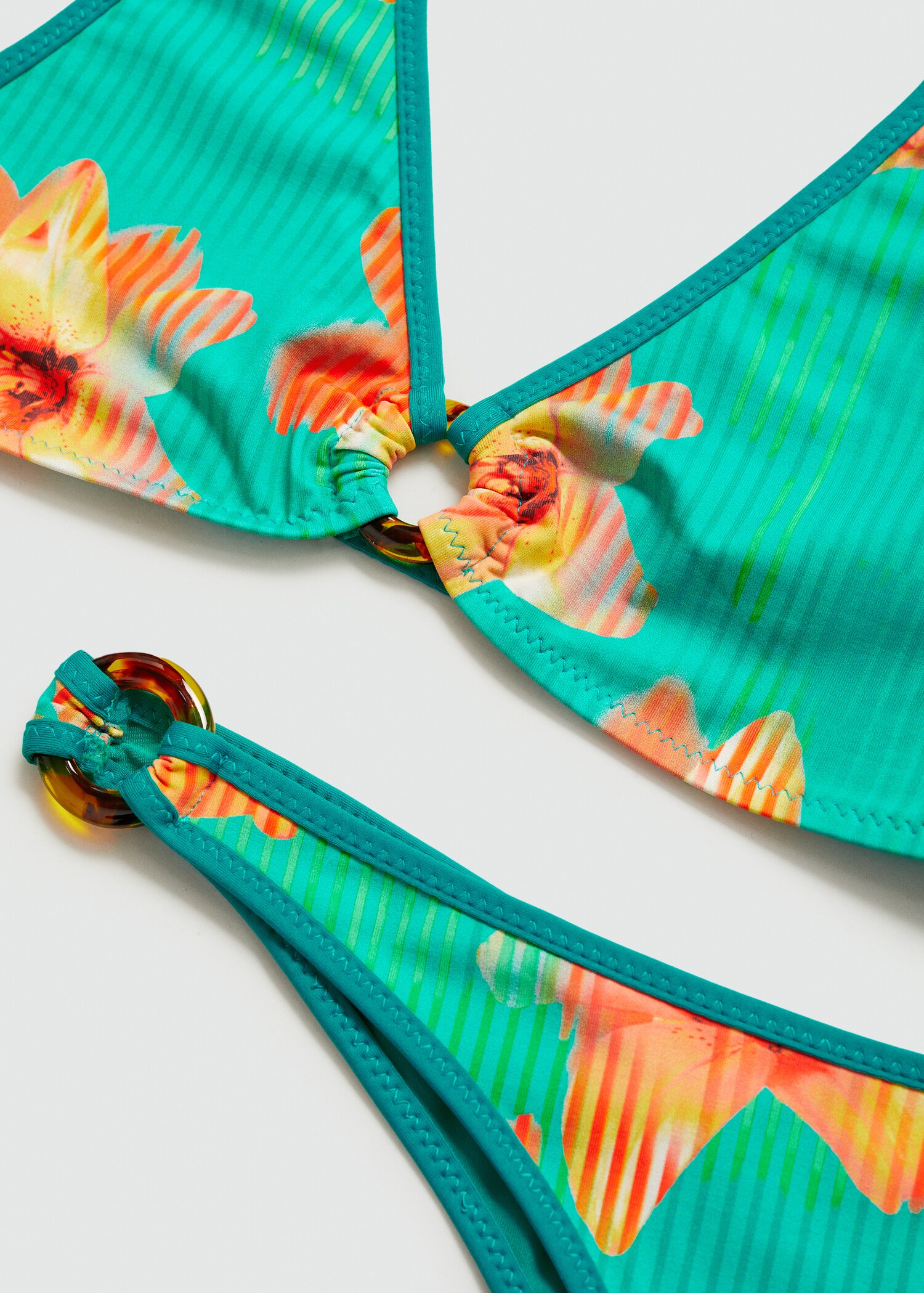 Ts And Girlsalyssa Capps Bikini