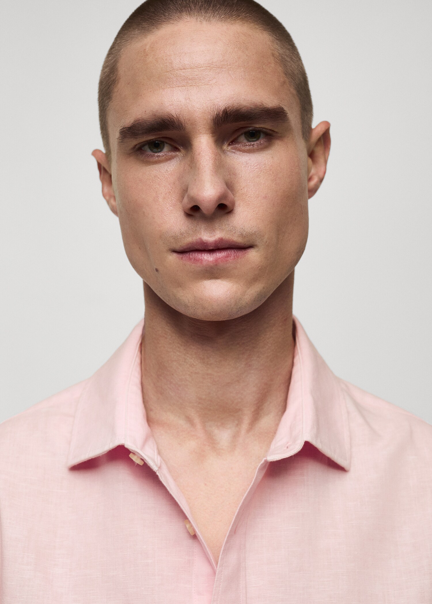 Camisa classic fit lino - Detalle del artículo 1