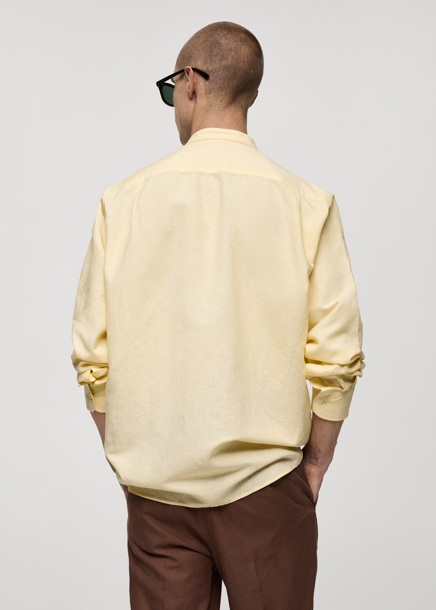 Chemise classic-fit lin col Mao - Verso de l’article