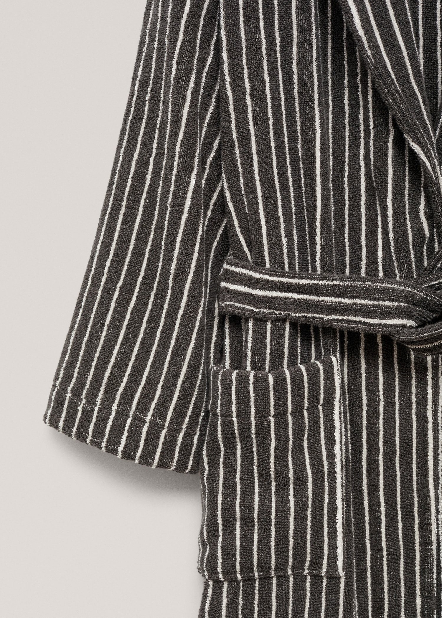 100% cotton striped bathrobe - Details of the article 1