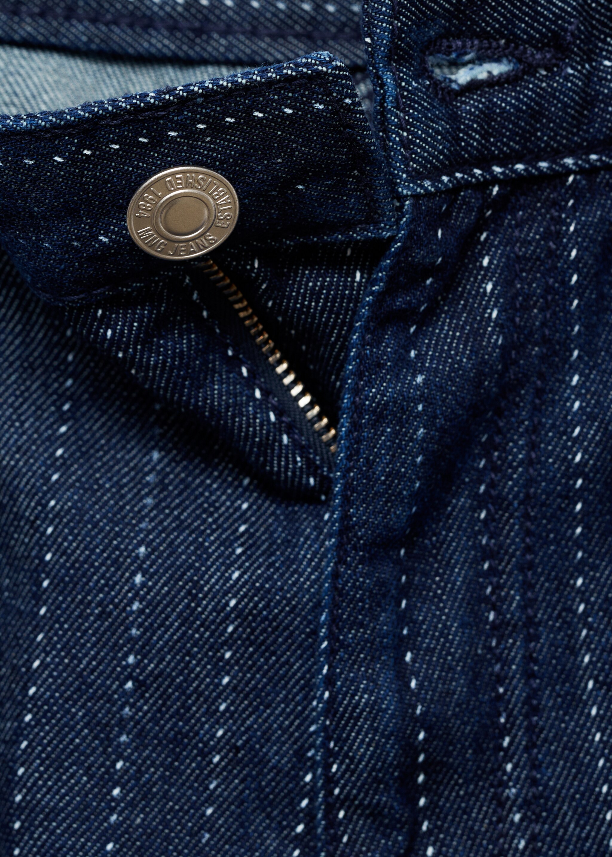 Denim bermuda shorts with decorative stitching - Details of the article 8