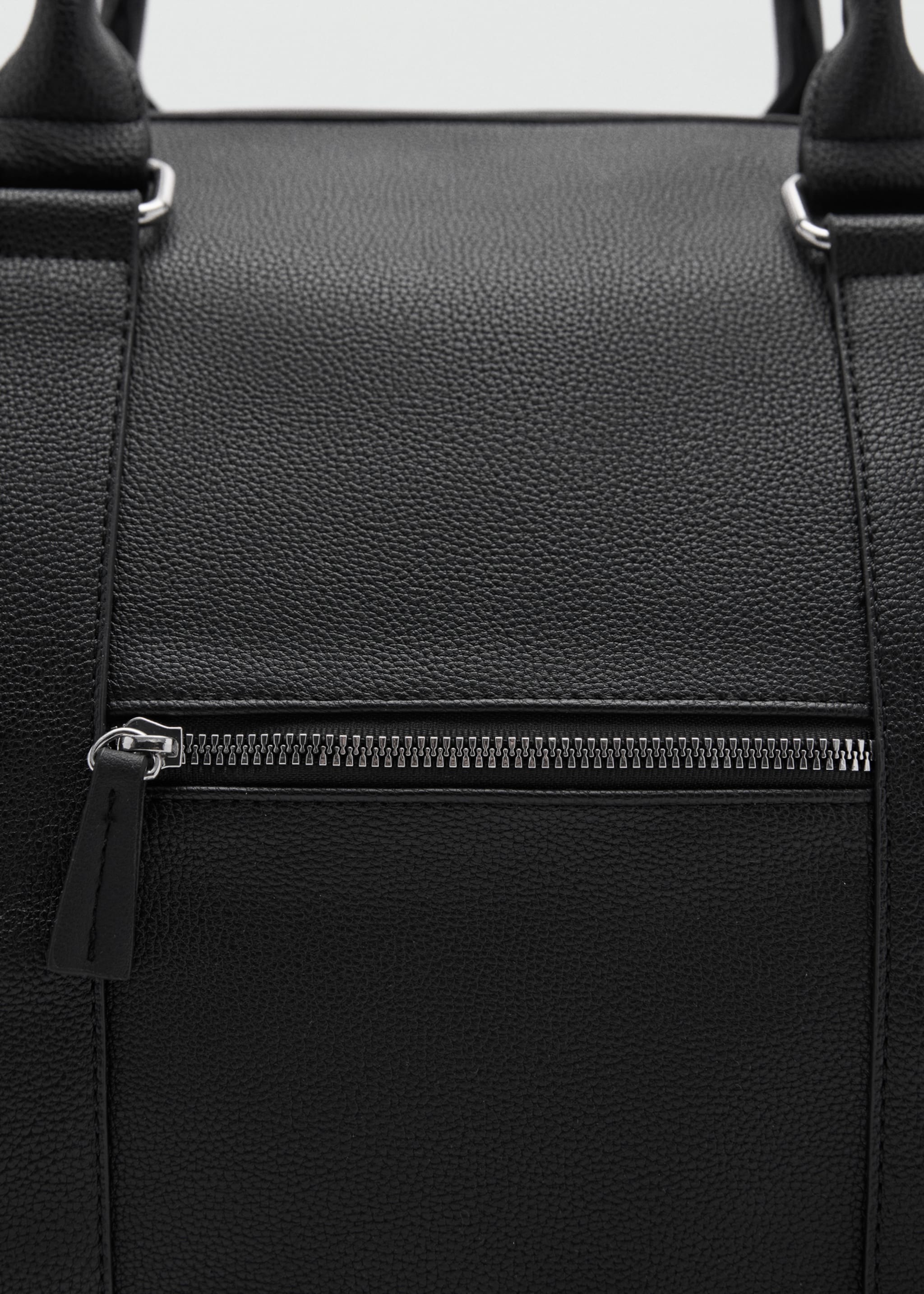 Patent faux-leather bowling bag - Details of the article 2, Black. Ref: 77042543-00.