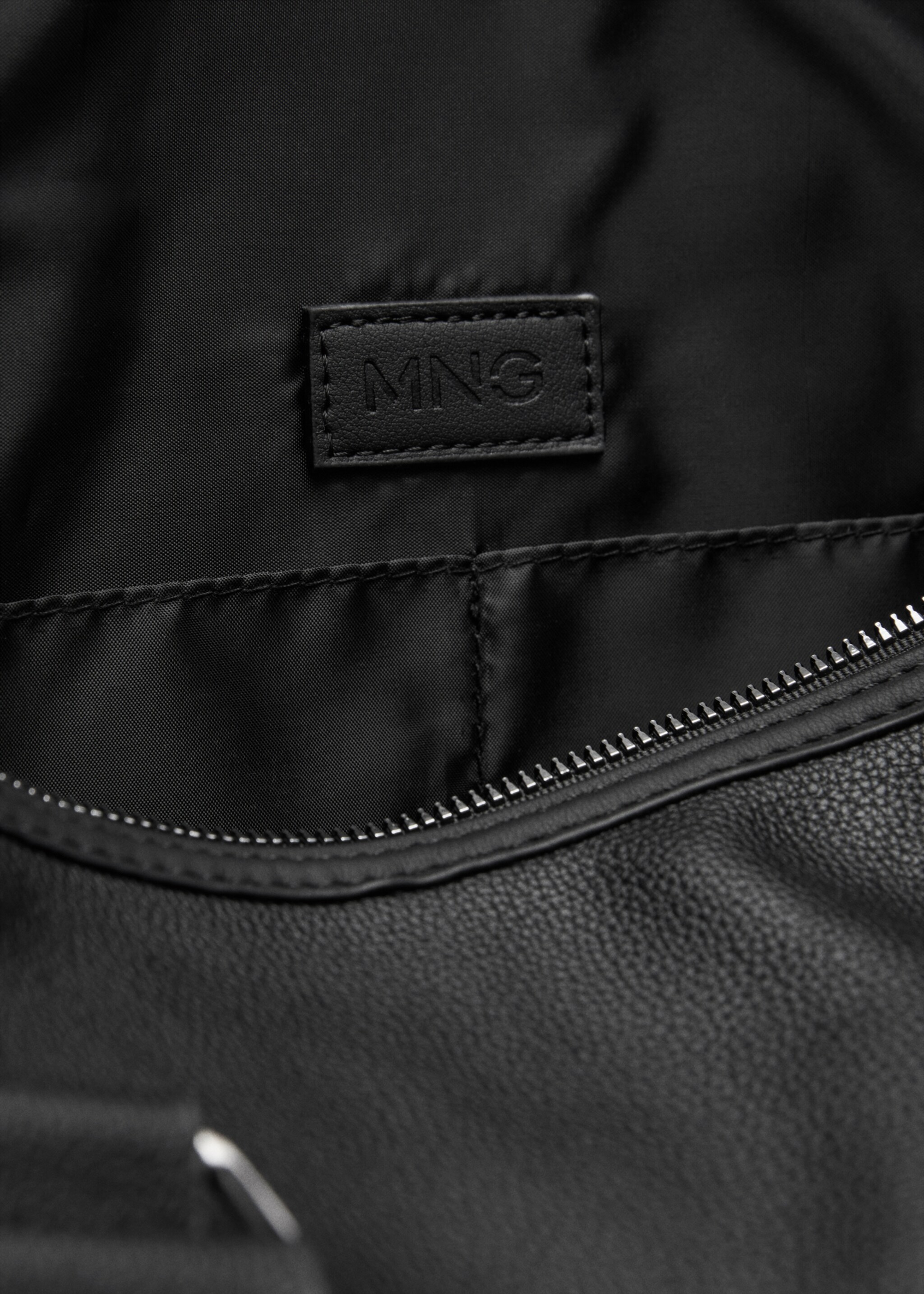 Patent faux-leather bowling bag - Details of the article 4, Black. Ref: 77042543-00.