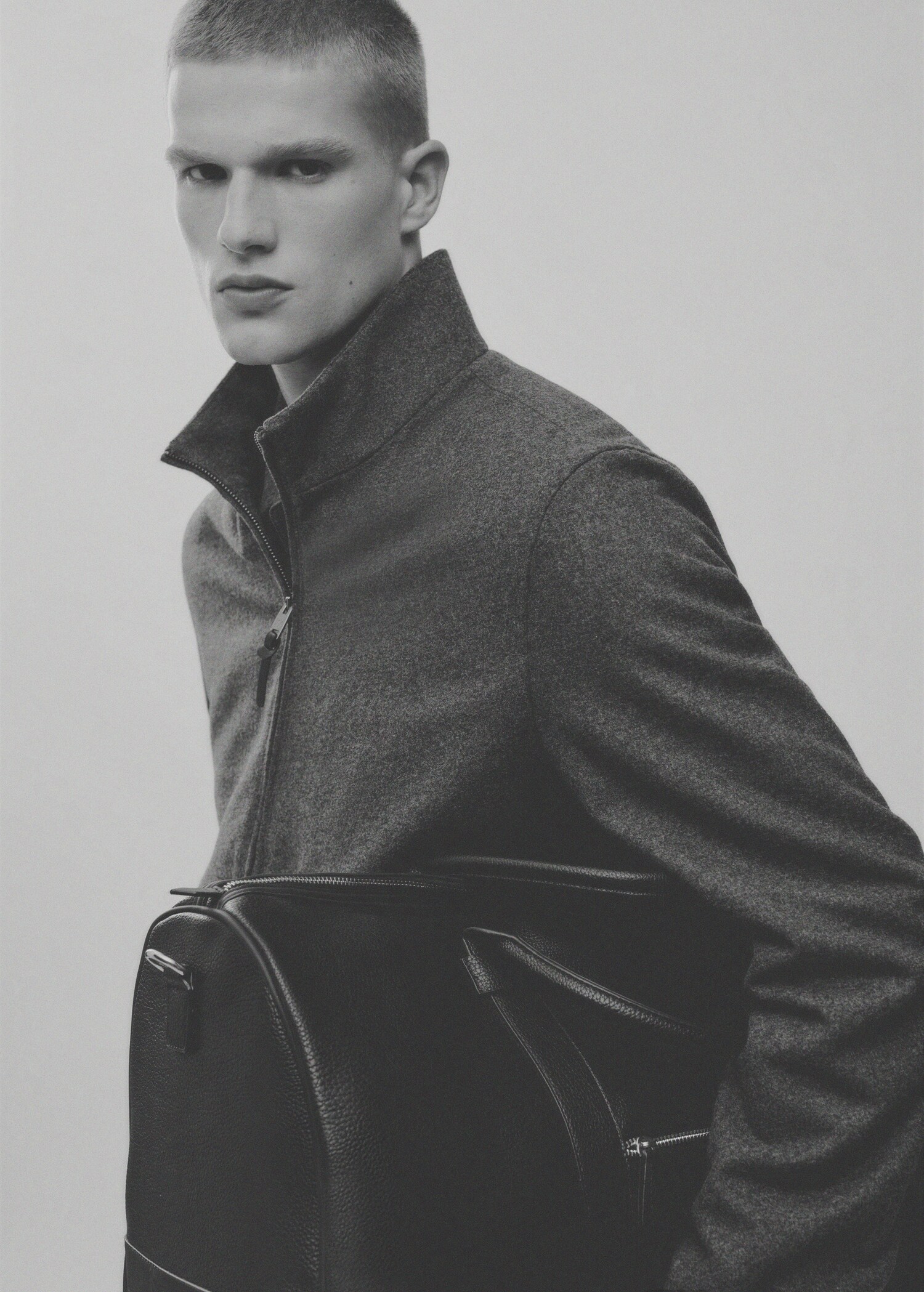 Patent leather-effect bowling bag - Details of the article 9
