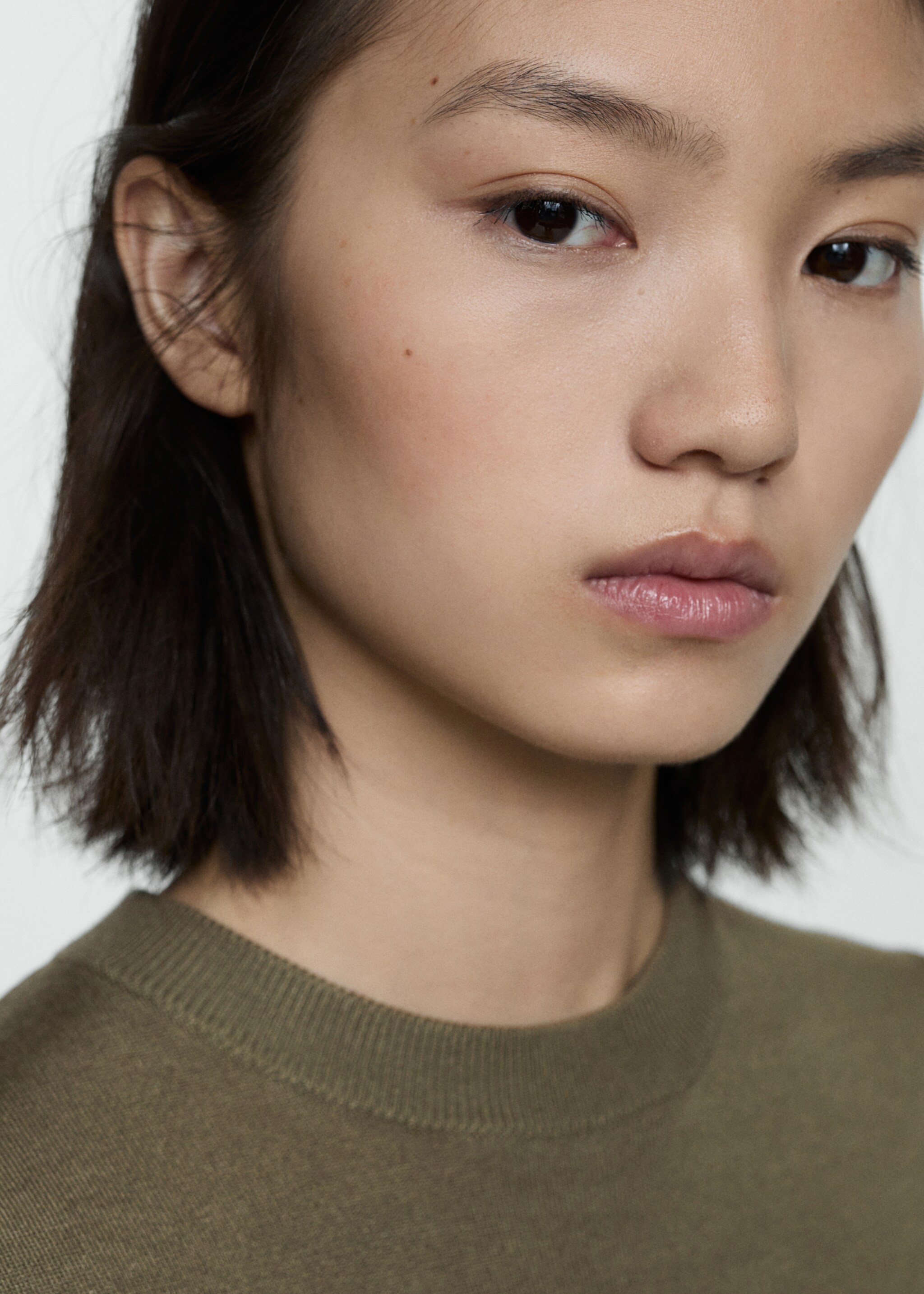 Short-sleeved fine-knit sweater - Details of the article 1