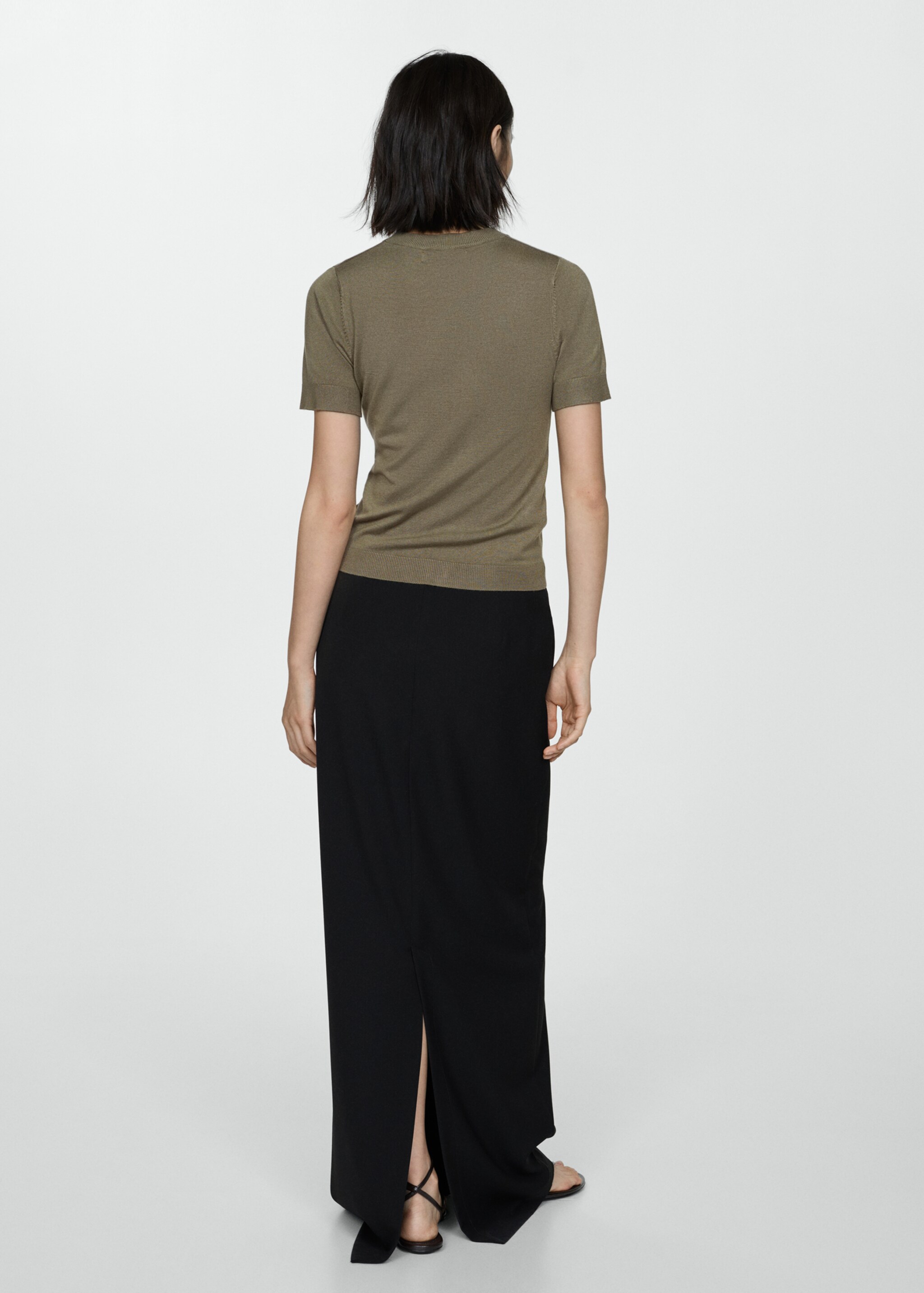 Short-sleeved fine-knit sweater - Reverse of the article
