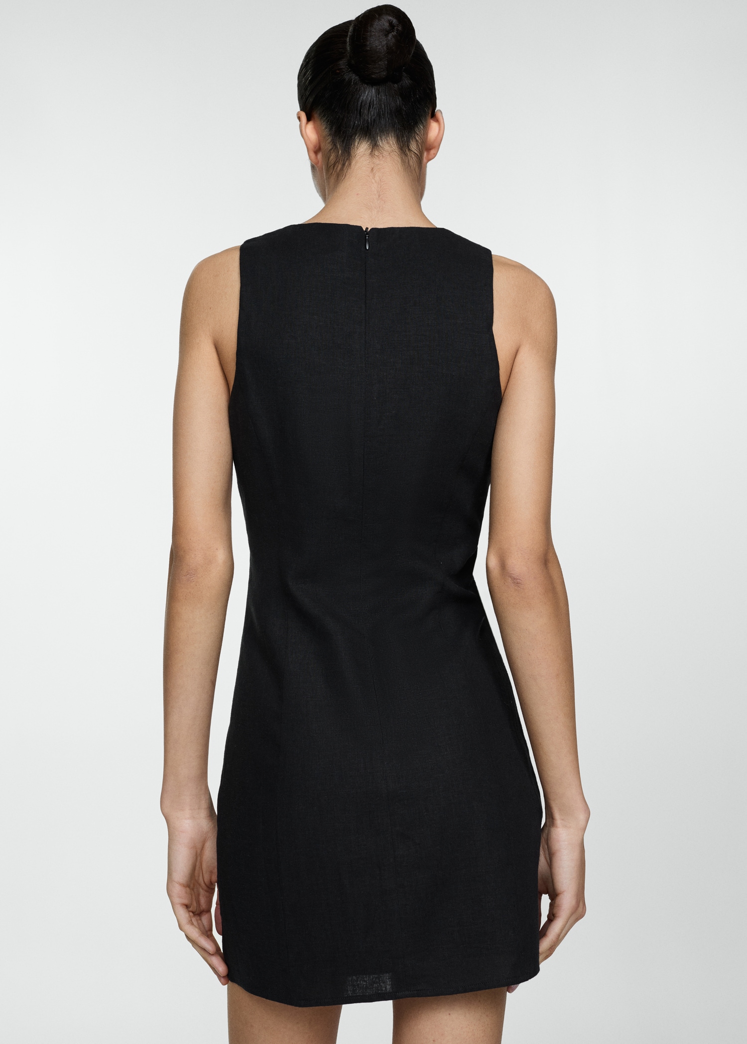 Short linen dress - Reverse of the article
