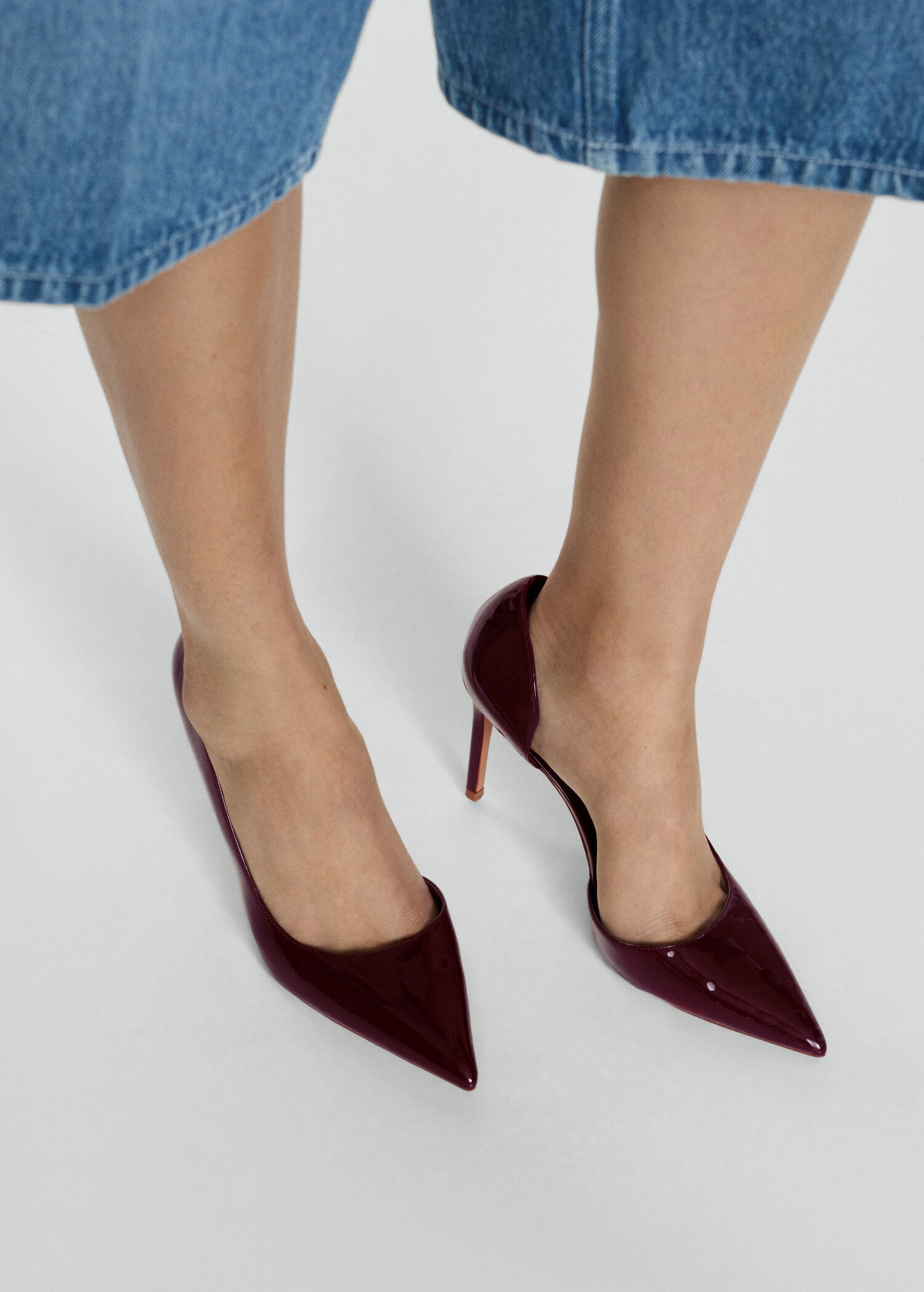 Asymmetrical heeled shoes - Details of the article 9