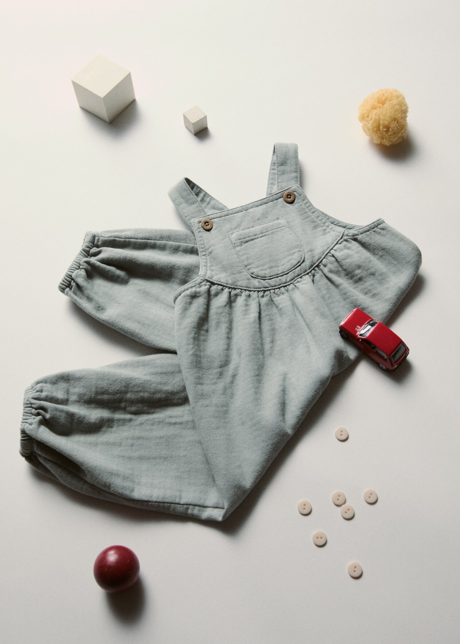 Long cheesecloth dungarees - Details of the article 5