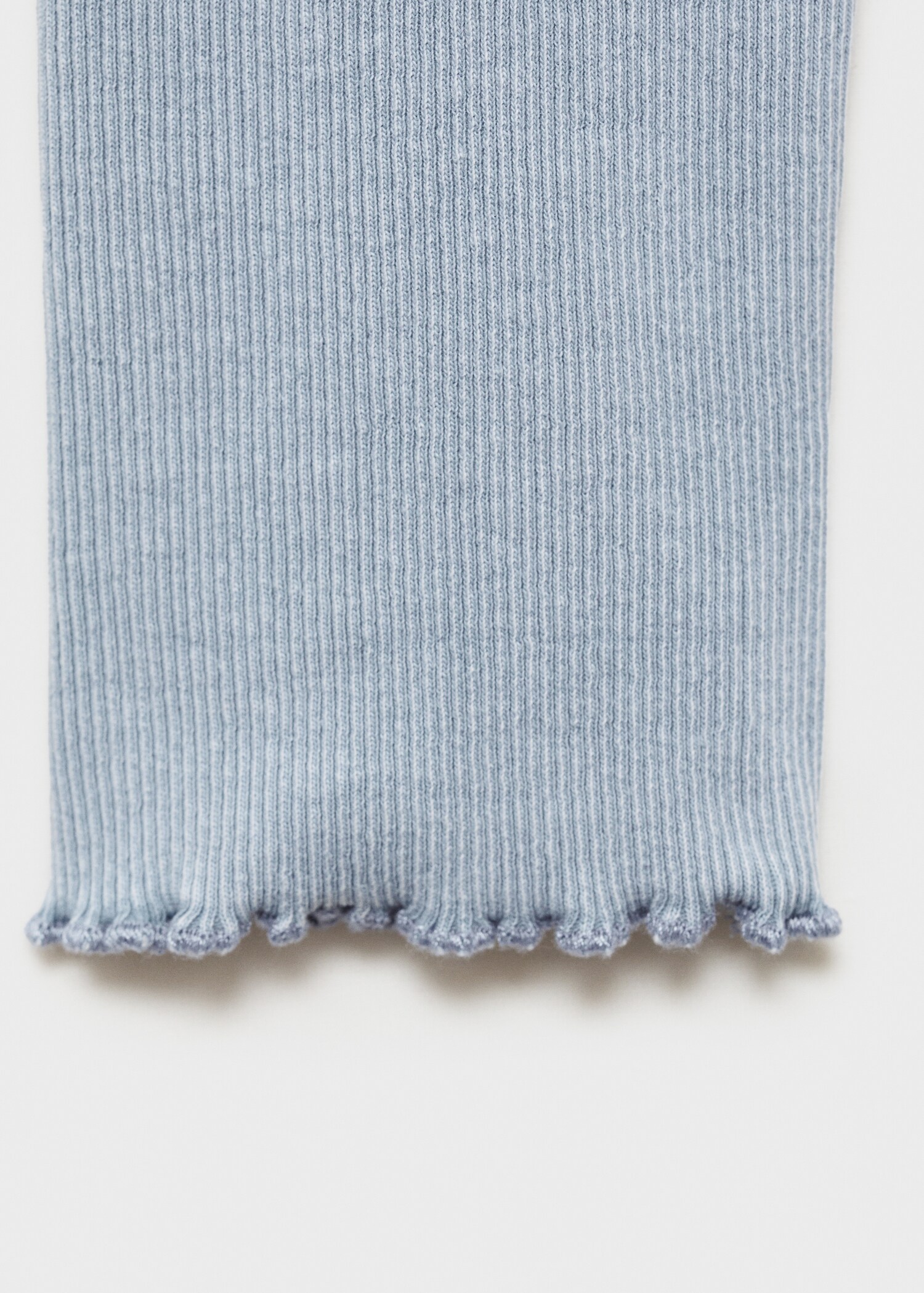 Long-sleeved t-shirt with decorative seams - Details of the article 0