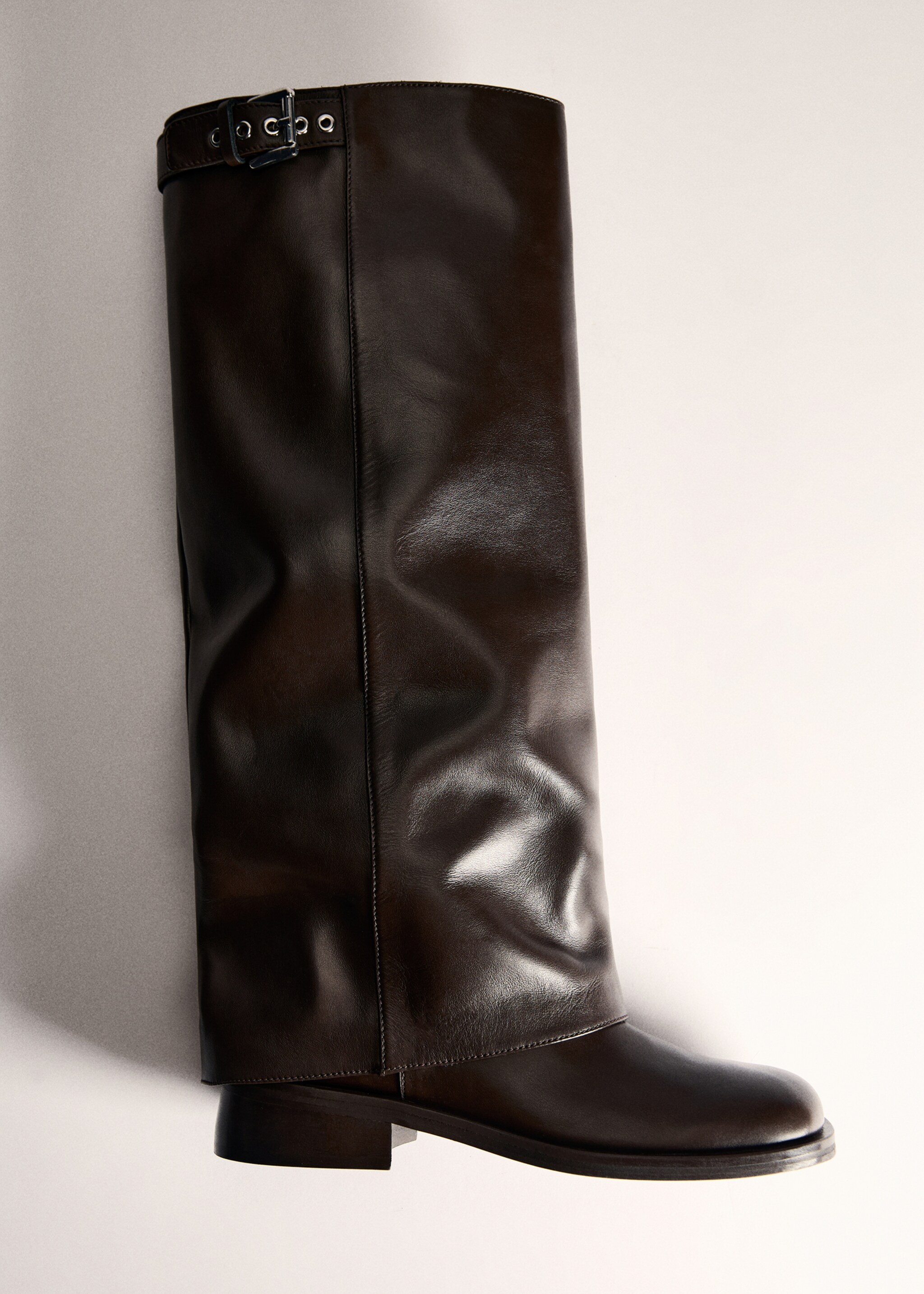 Buckles leather boots - Details of the article 5