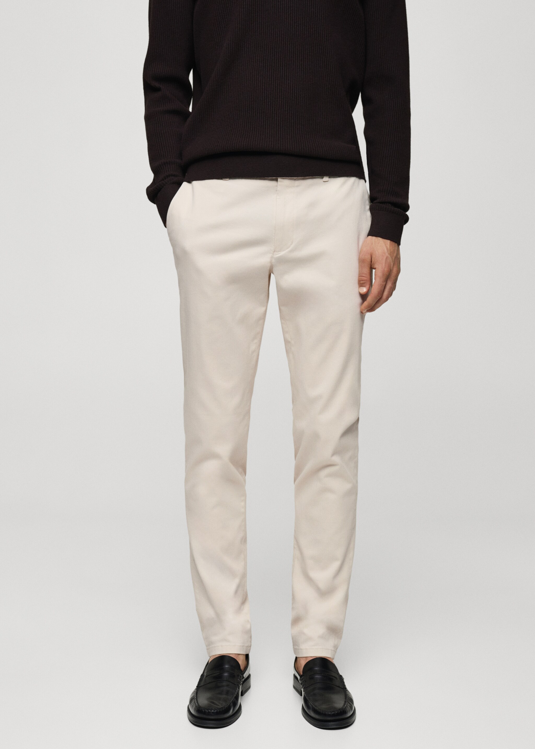 Pantalón chino slim fit sarga - Plano medio