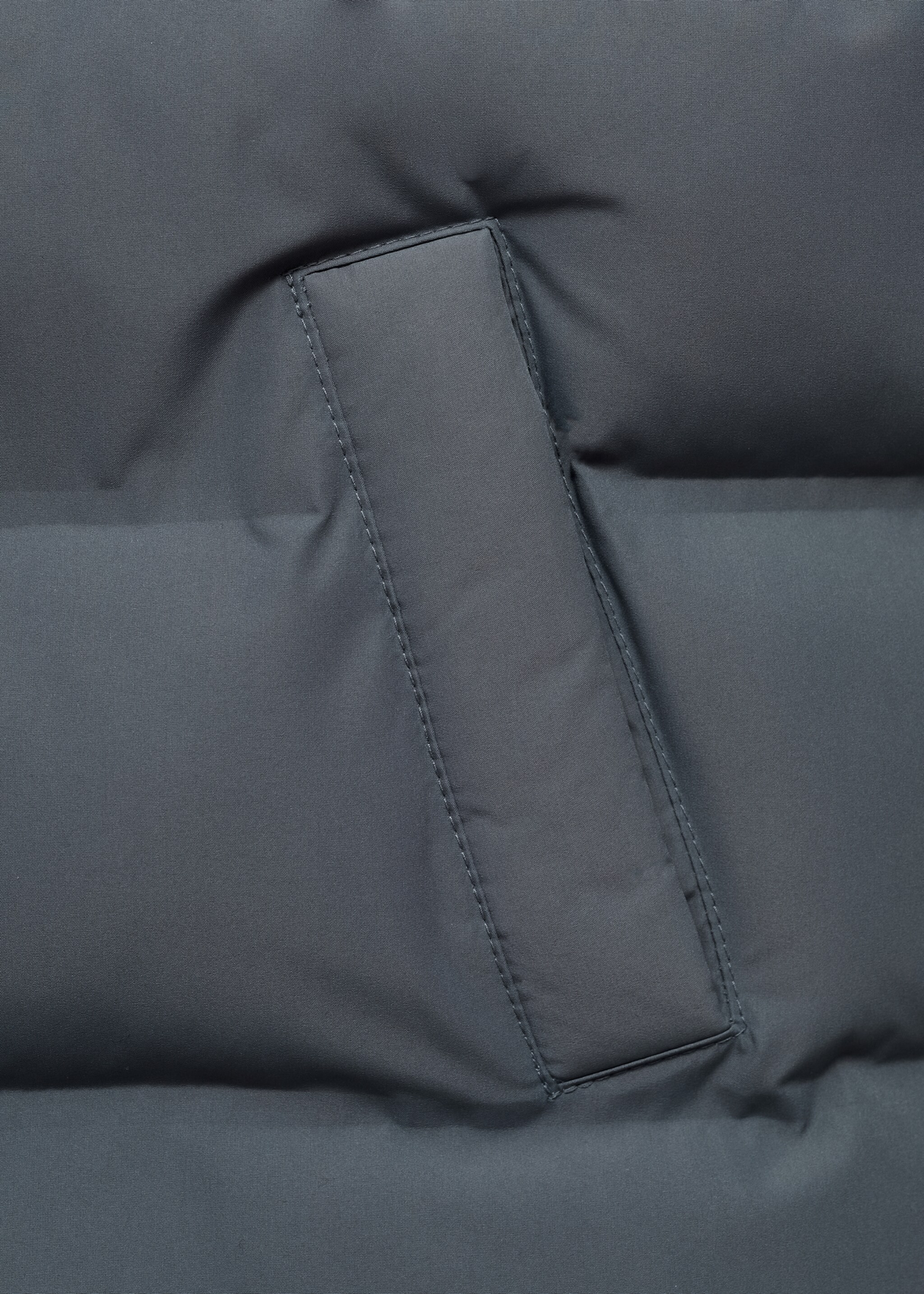 Hood quilted coat - Details of the article 0