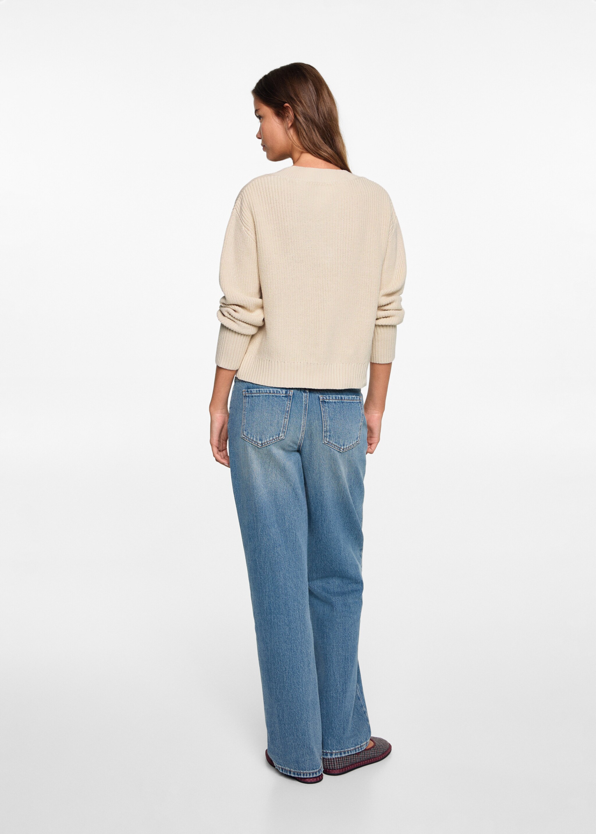 V-neck sweater - Reverse of the article