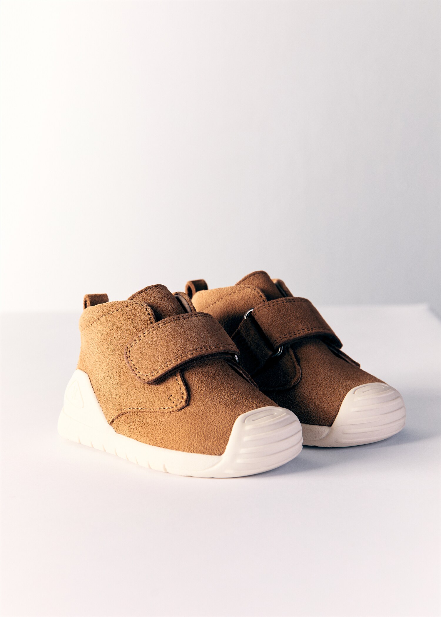 Tennis cuir biomecanics - Plan moyen