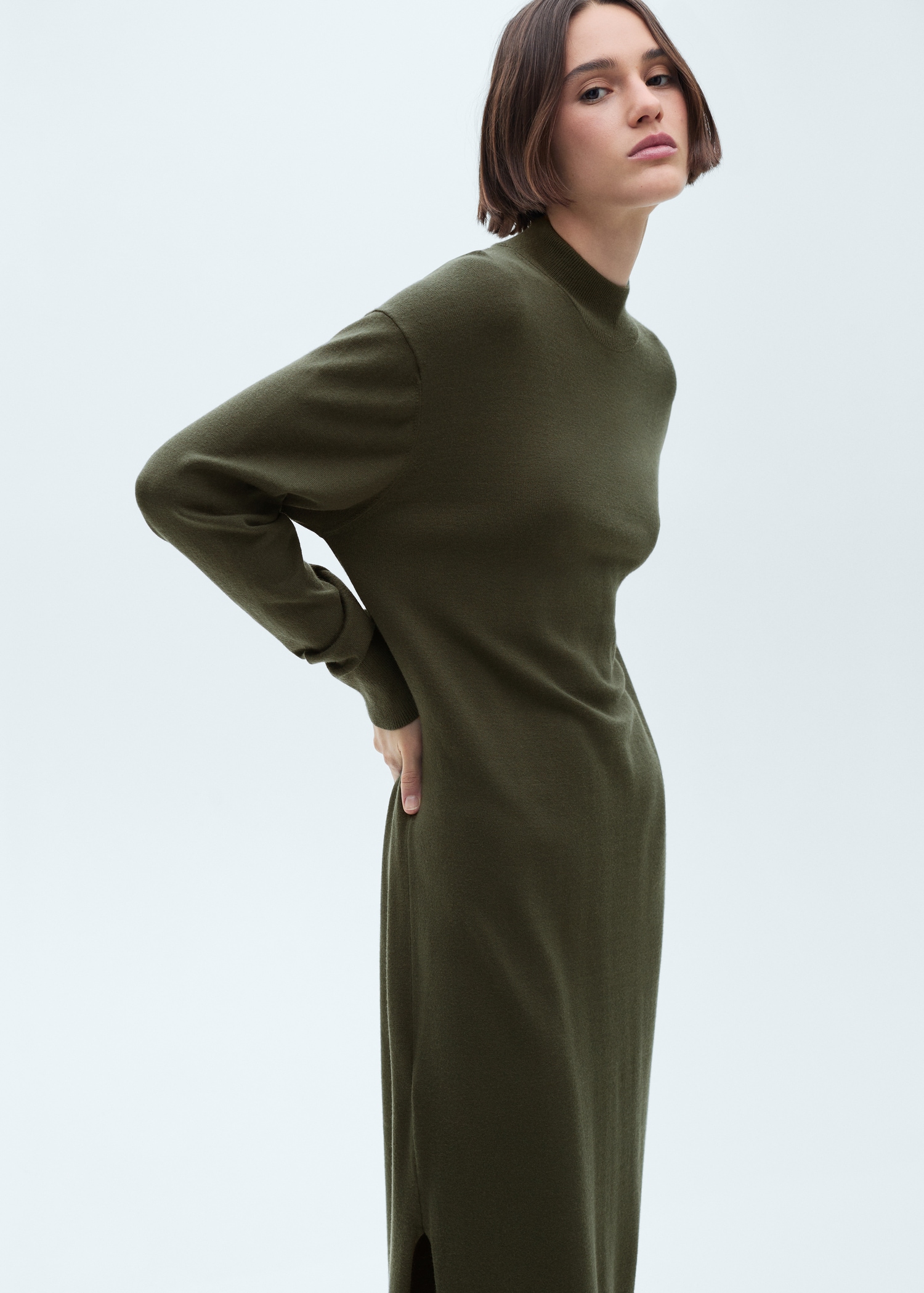 Round-neck knitted dress - Medium plane