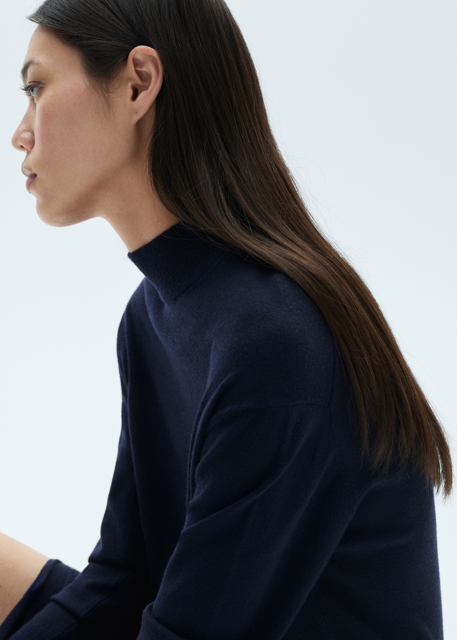 Round-neck knitted dress - Details of the article 1