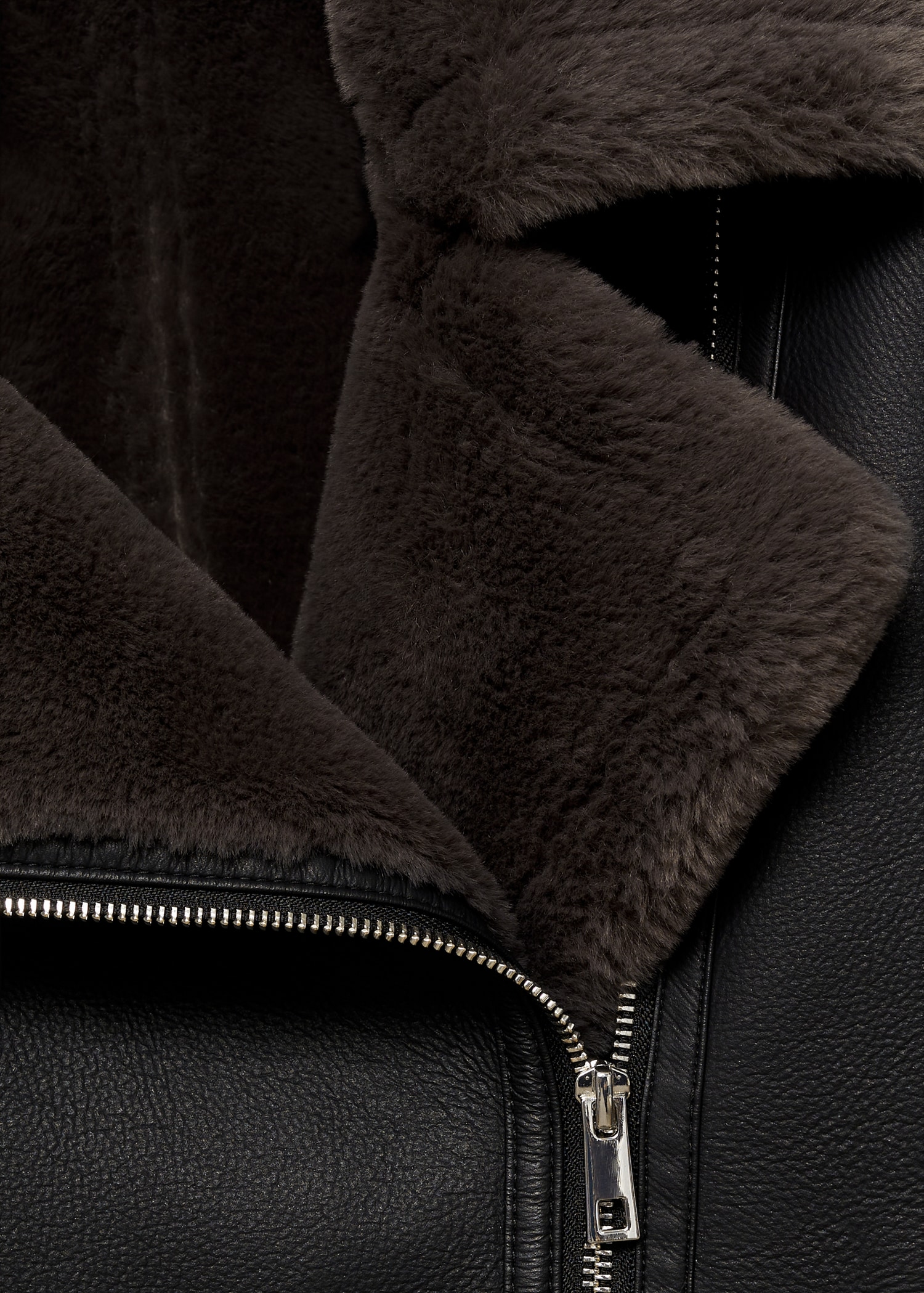 Jacket with shearling-effect lining - Details of the article 8