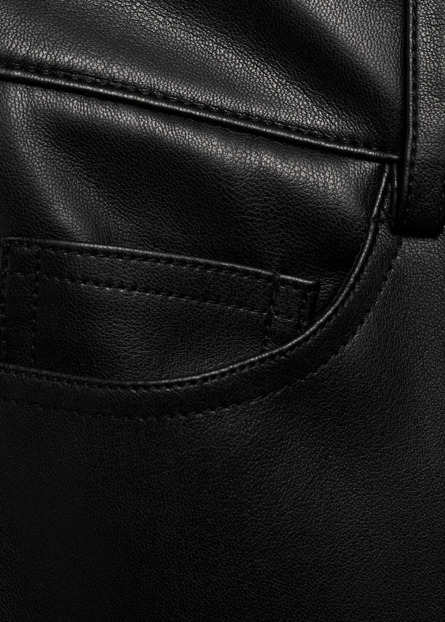 Pantalón recto efecto piel - Detalle del artículo 8