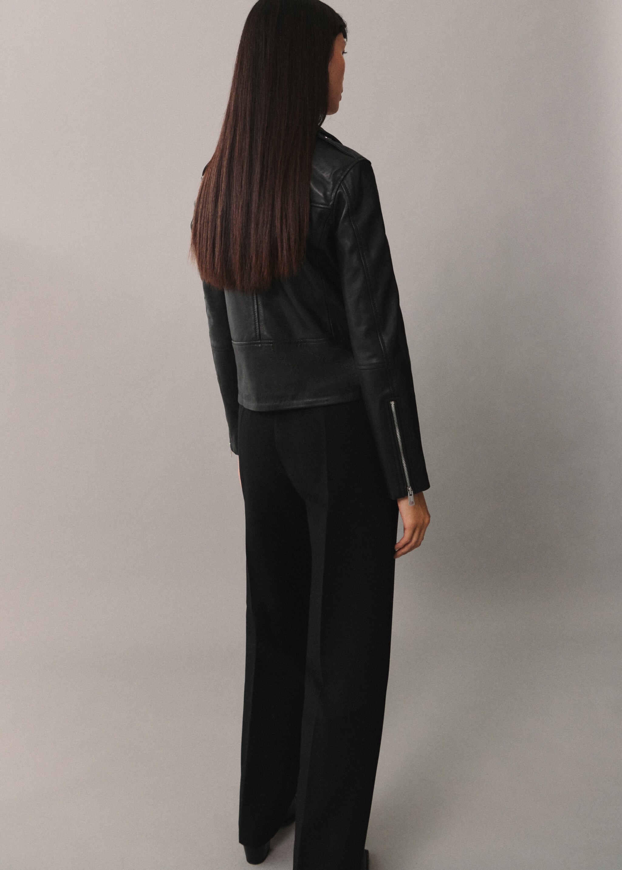 Leather biker jacket - Reverse of the article