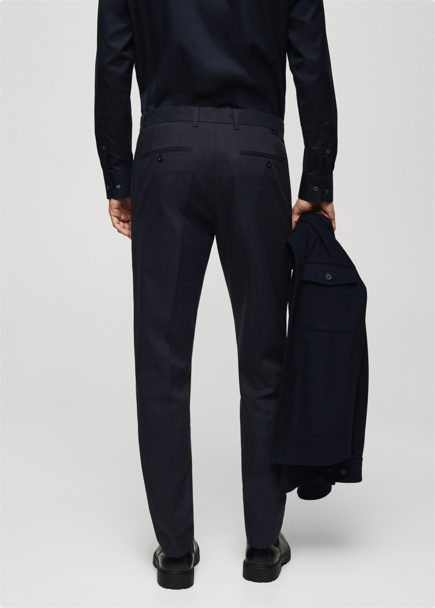Брюки regular fit из хлопка - Обратная сторона изделия