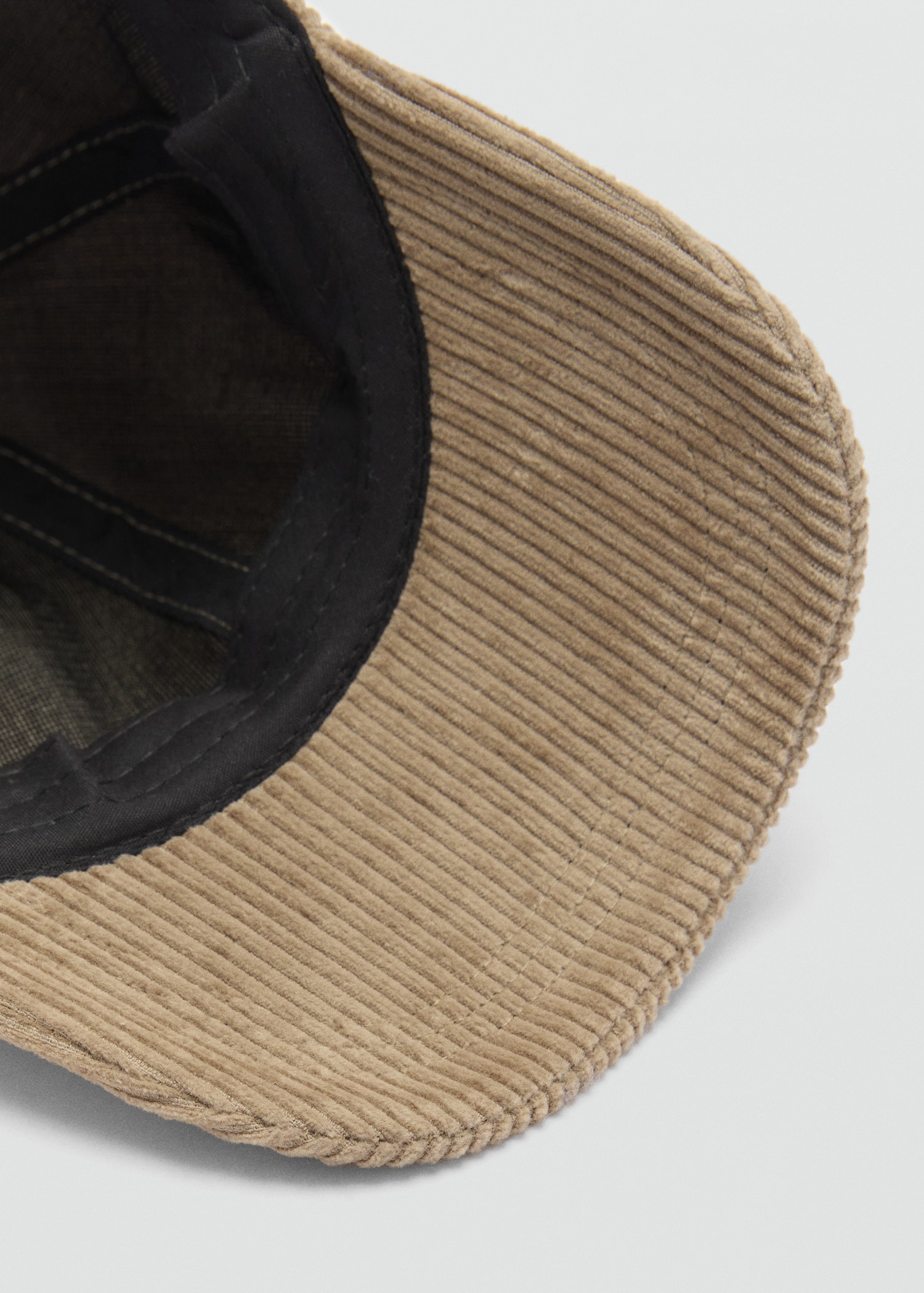 Corduroy cap - Details of the article 2