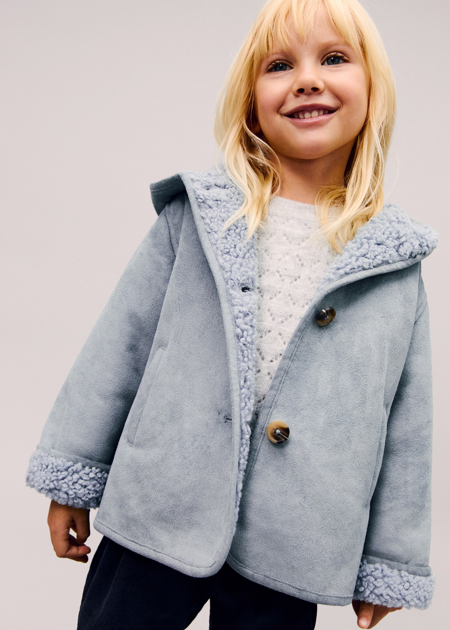 Coat with shearling-effect lining - Details of the article 5