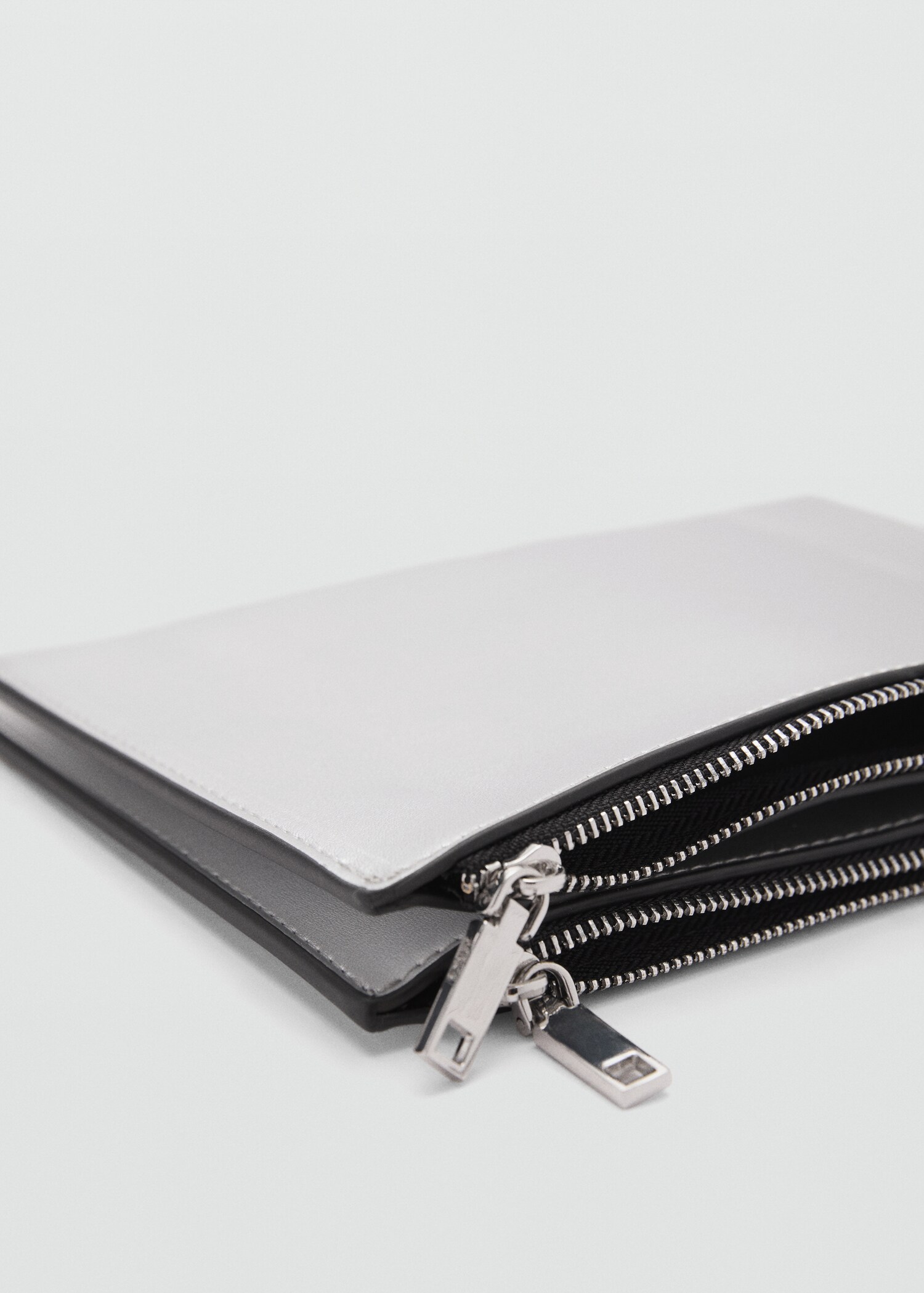 Leather-effect purse - Details of the article 1