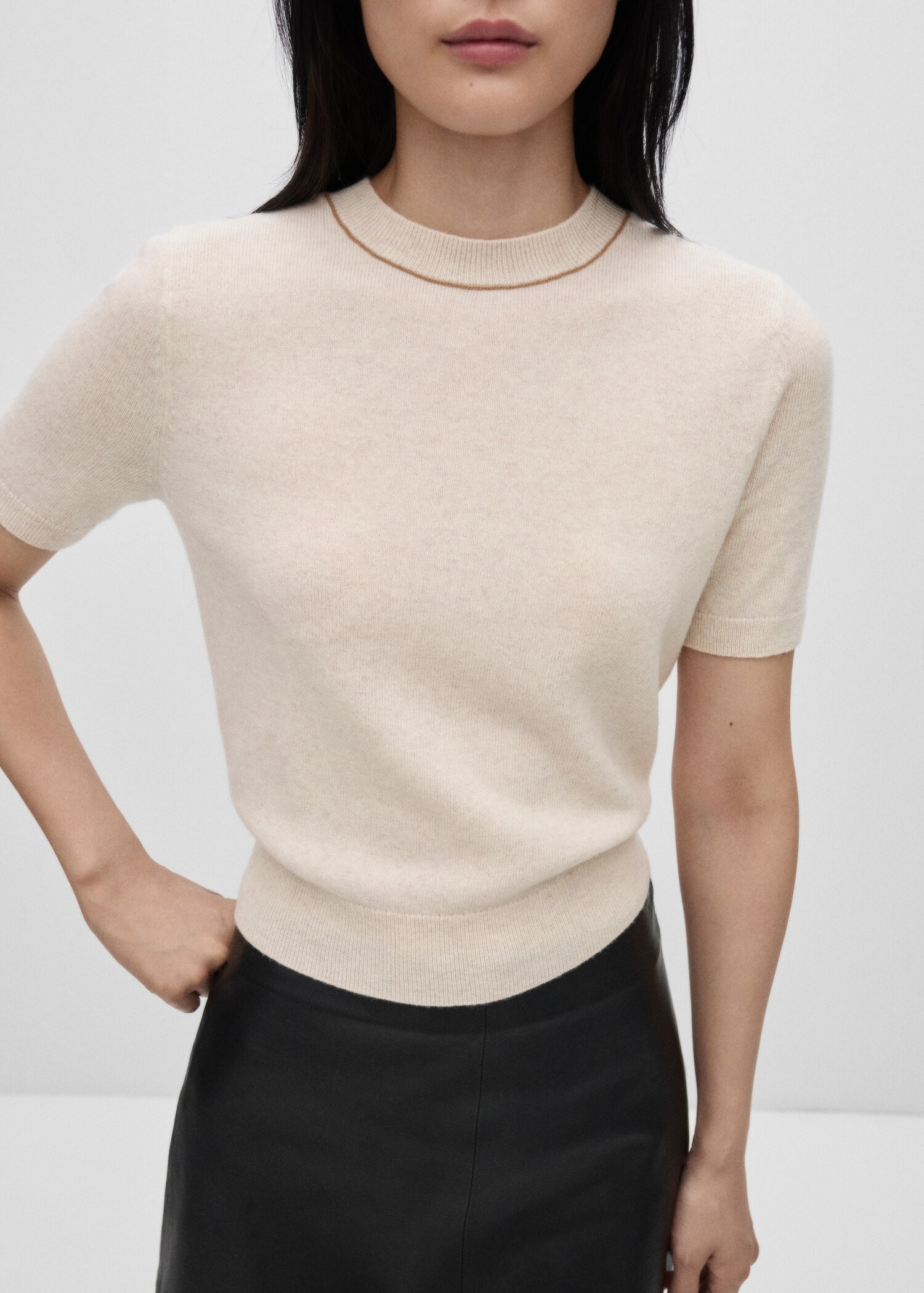 Short-sleeved wool sweater - Details of the article 6