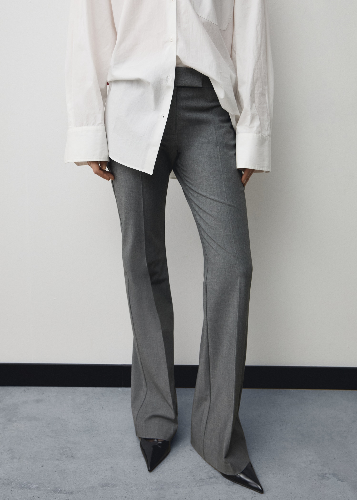 Pantalon évasé taille normale - Plan moyen