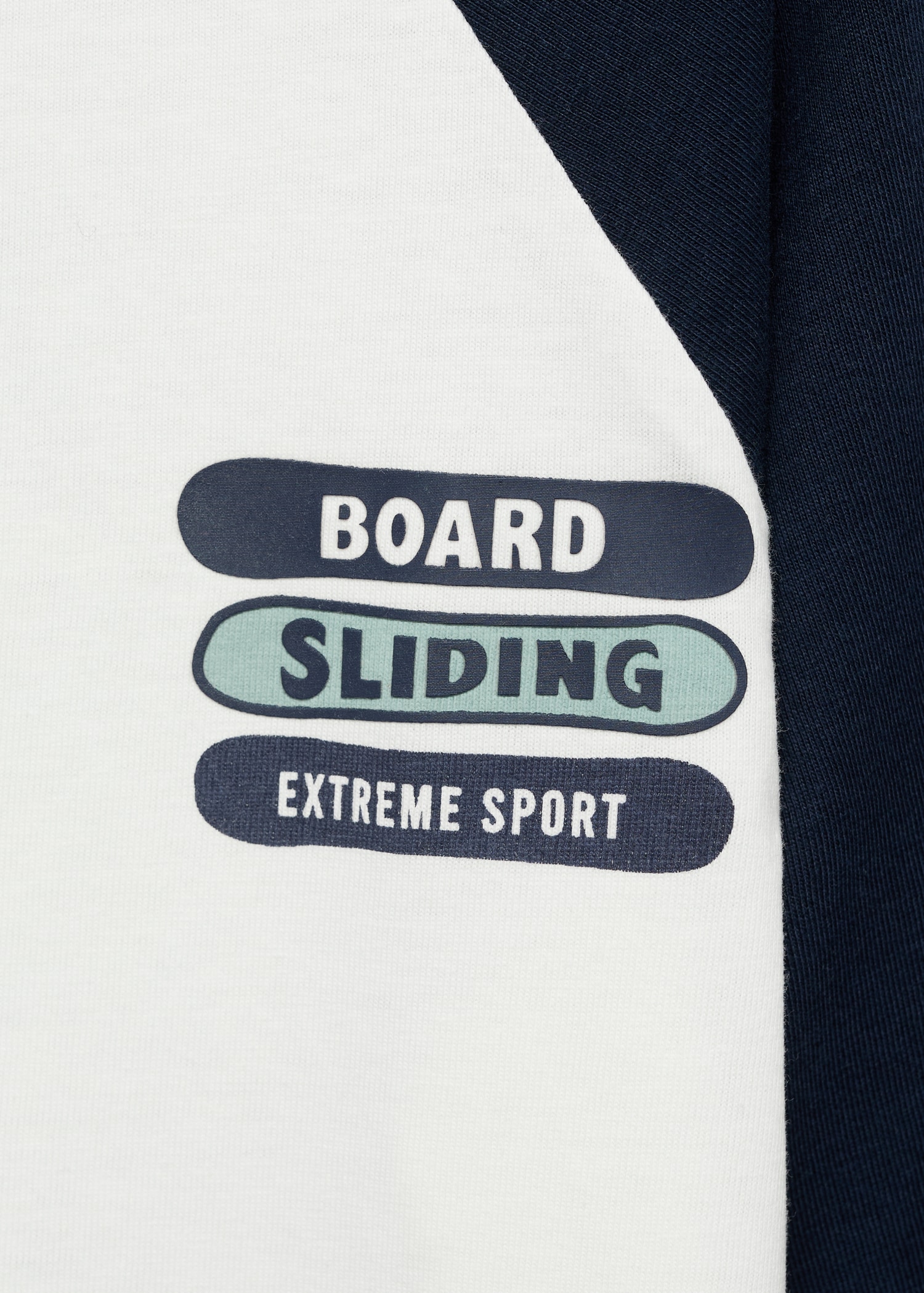 Contrasting cotton-blend T-shirt - Details of the article 0