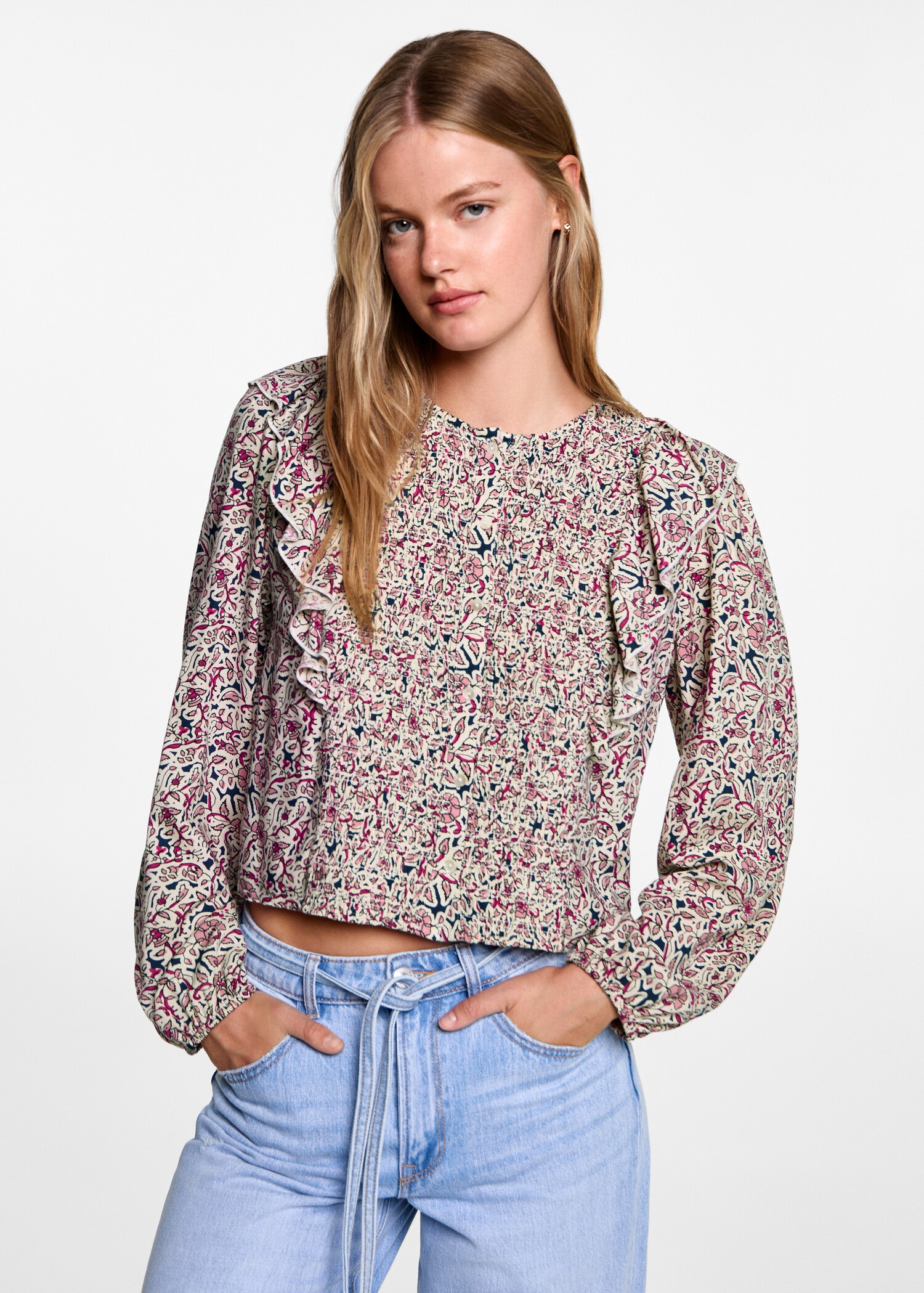 Blouse froncée manches volantées - Plan moyen