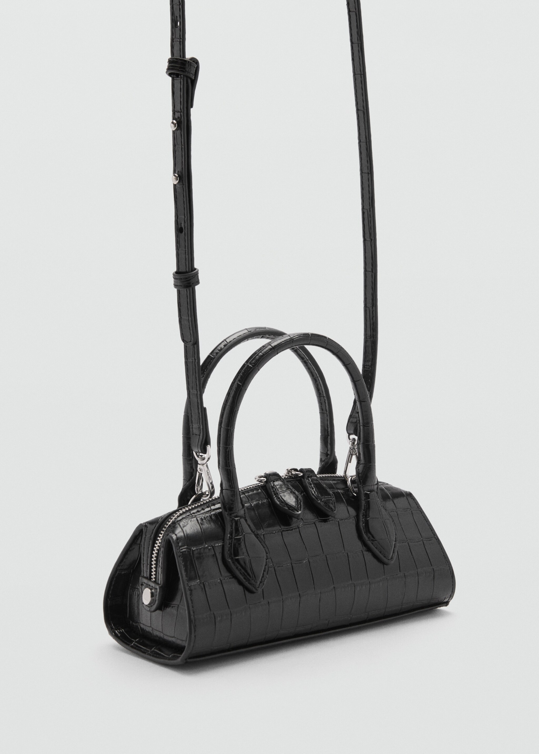 Bolso efecto cocodrilo - Plano medio