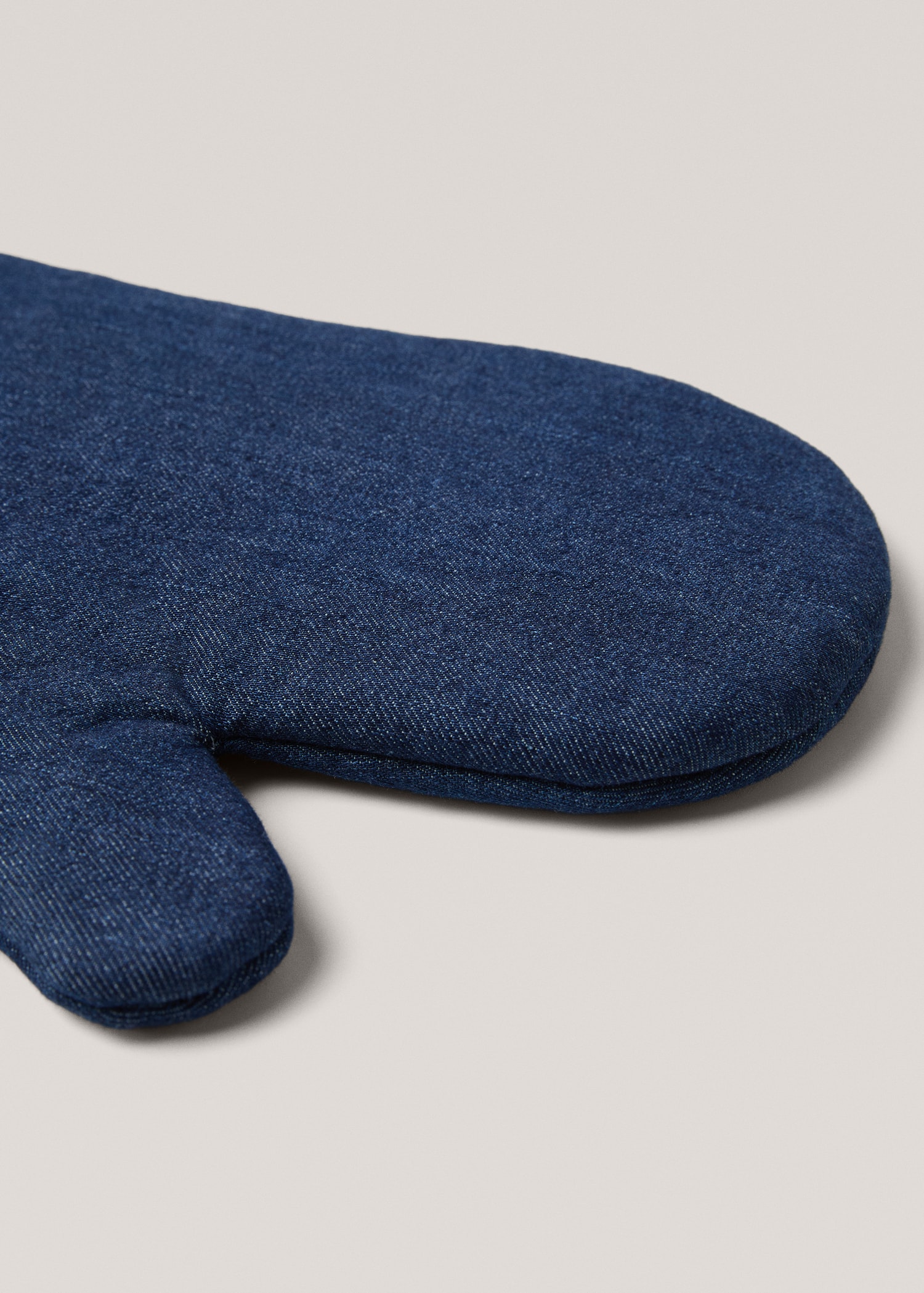 Denim kitchen mittens - Details of the article 2