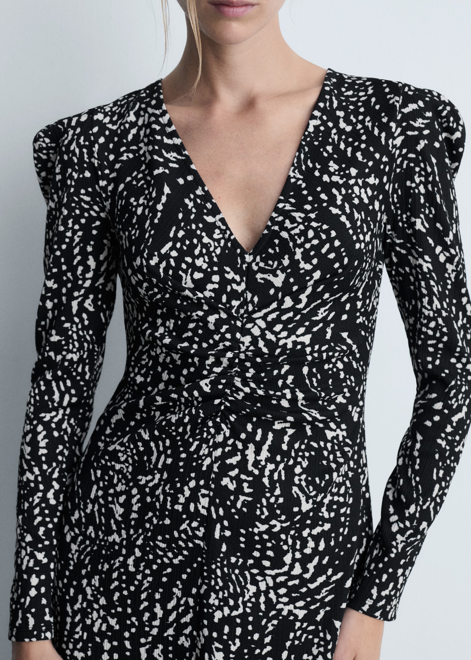 Mango komadi na popustu do 70%: Ovo su naši favoriti 5 Haljina s printom i balon rukavima - Detalji artikla 6