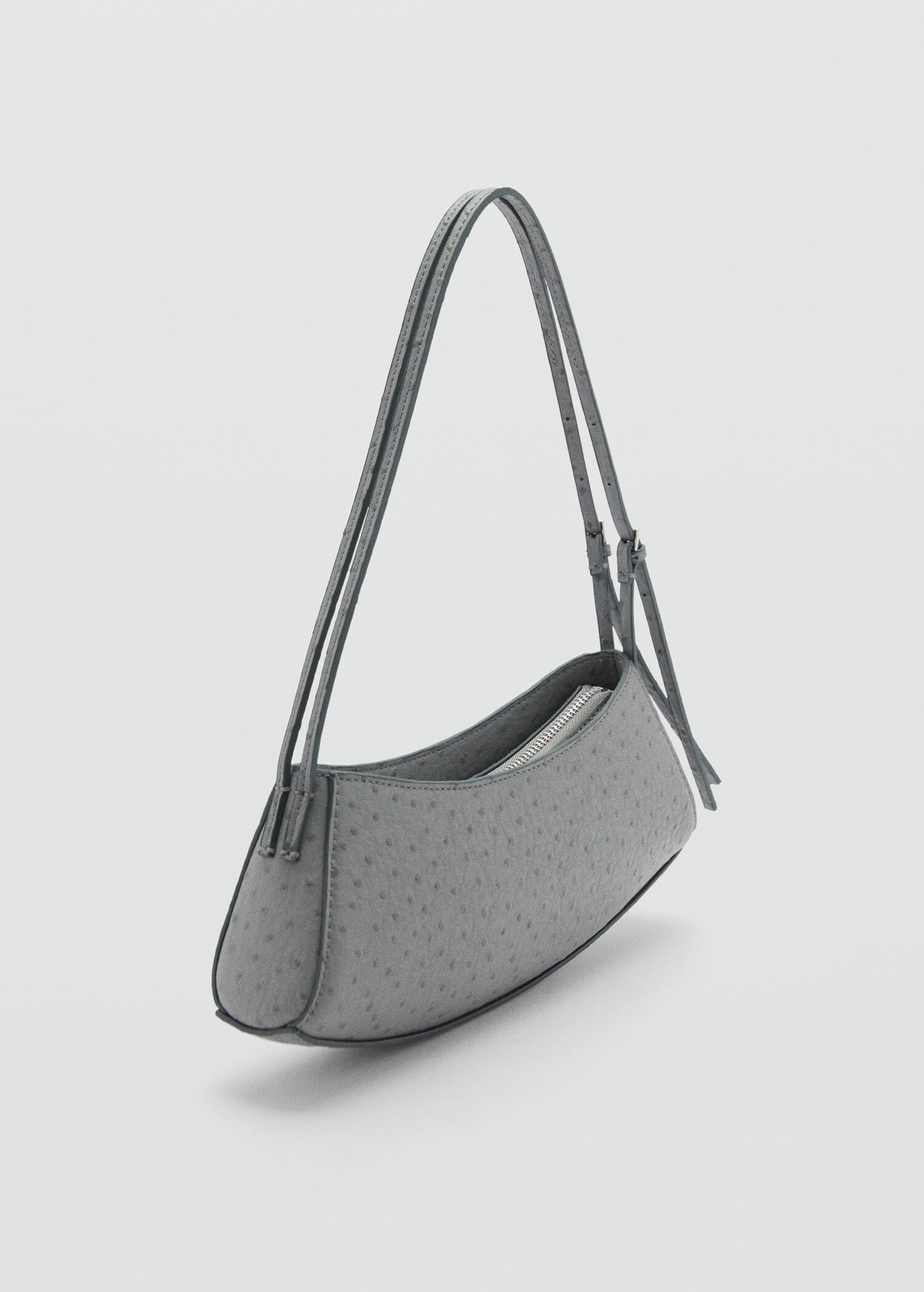 Bolso ovalado textura - Plano medio