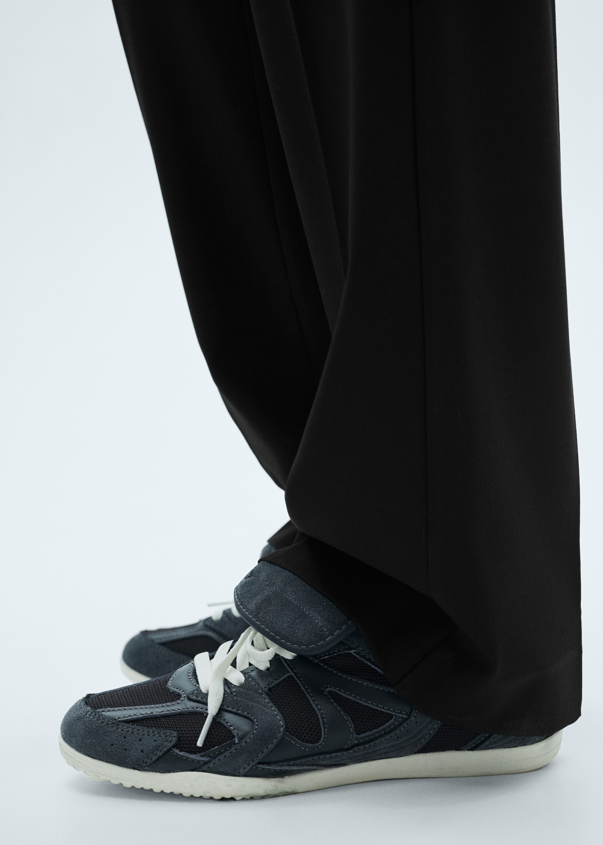 Flowy straight-fit trousers - Details of the article 2