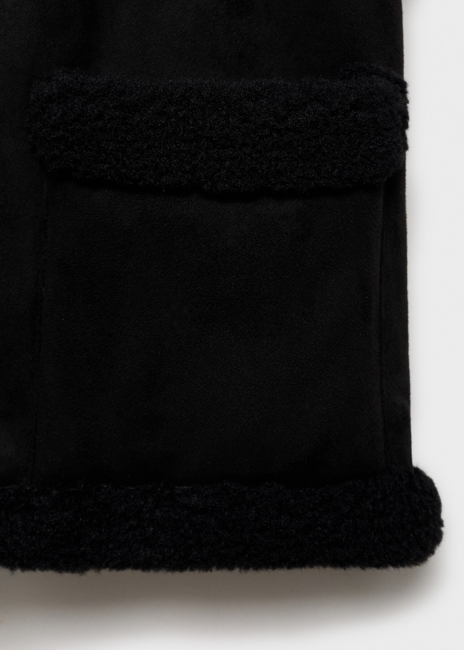 Combined shearling-effect gilet - Details of the article 8