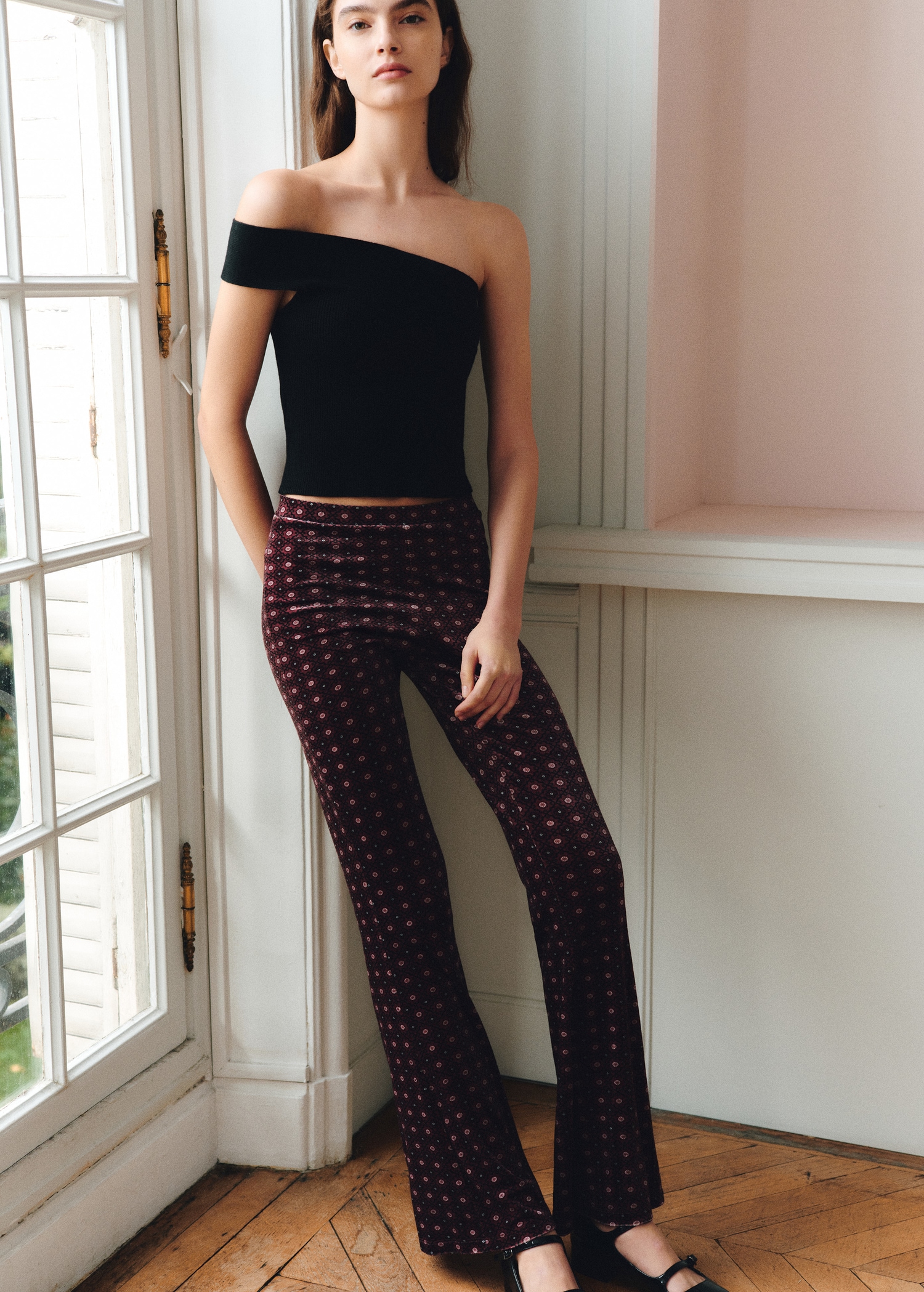 Flared leggings with velvet print - Details of the article 5