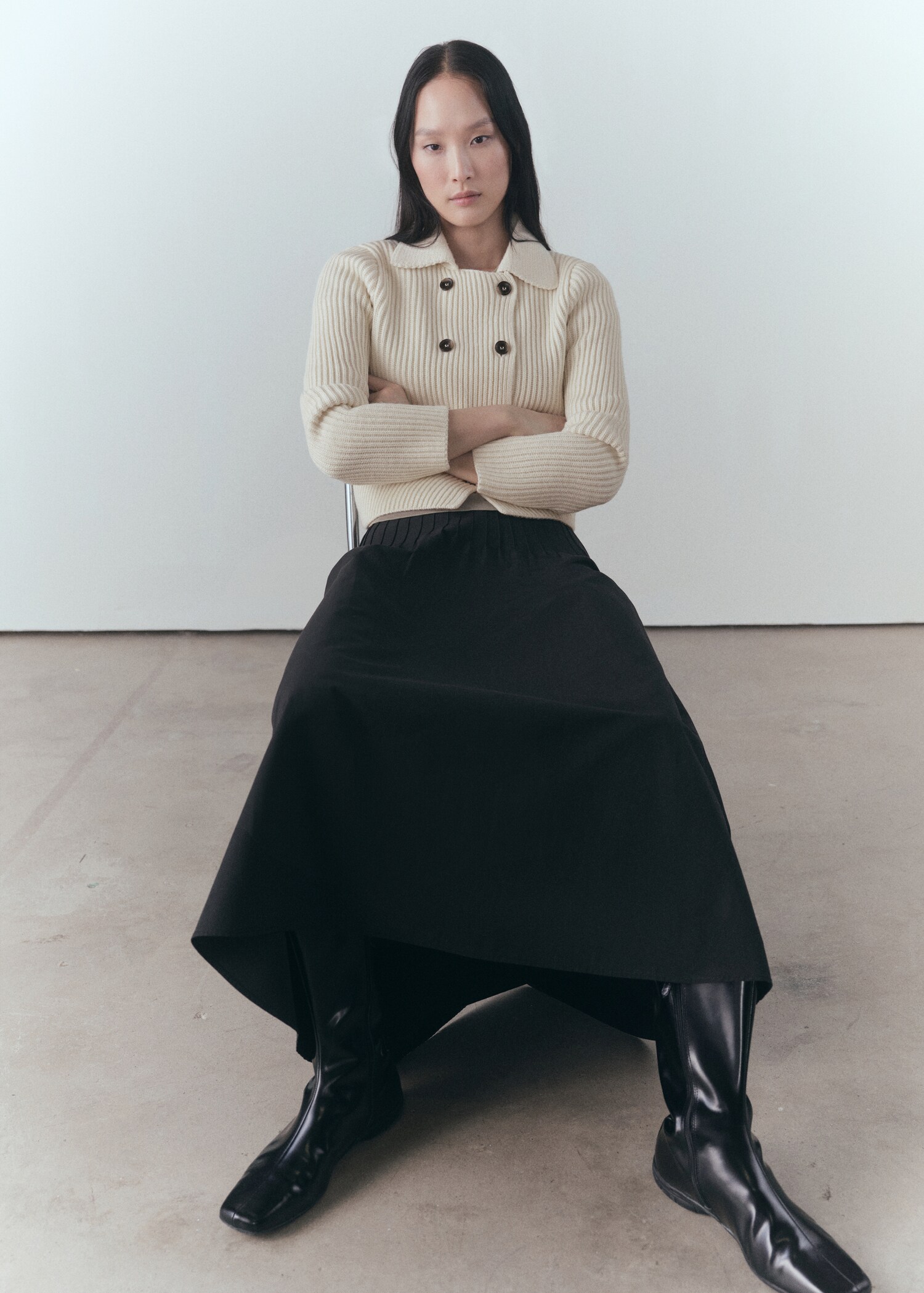 Ribbed jacket with buttons - Details of the article 2