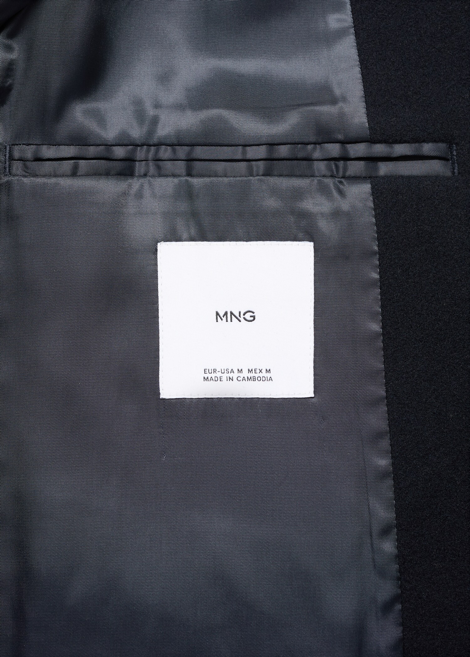 Long wool coat with collar - Details of the article 0
