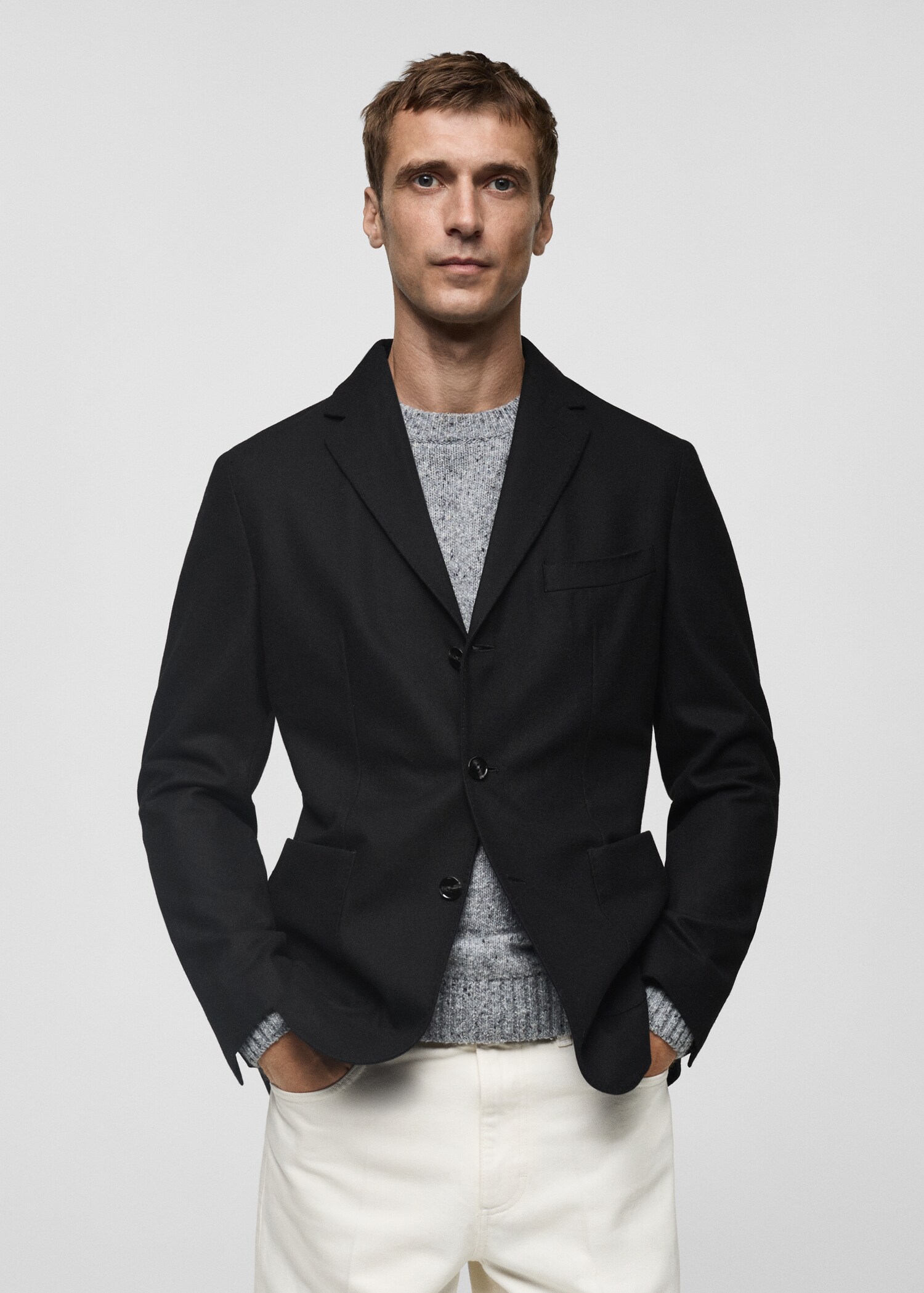 Slim Fit-Blazer aus recycelter Wolle - Mittlere Ansicht