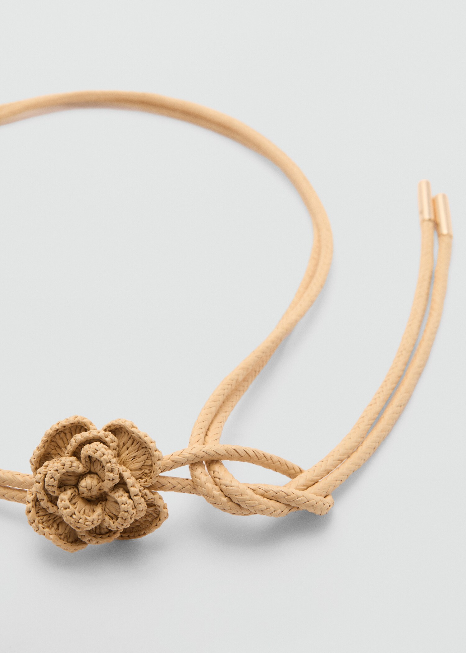 Ceinture tressée fleur - Plan moyen