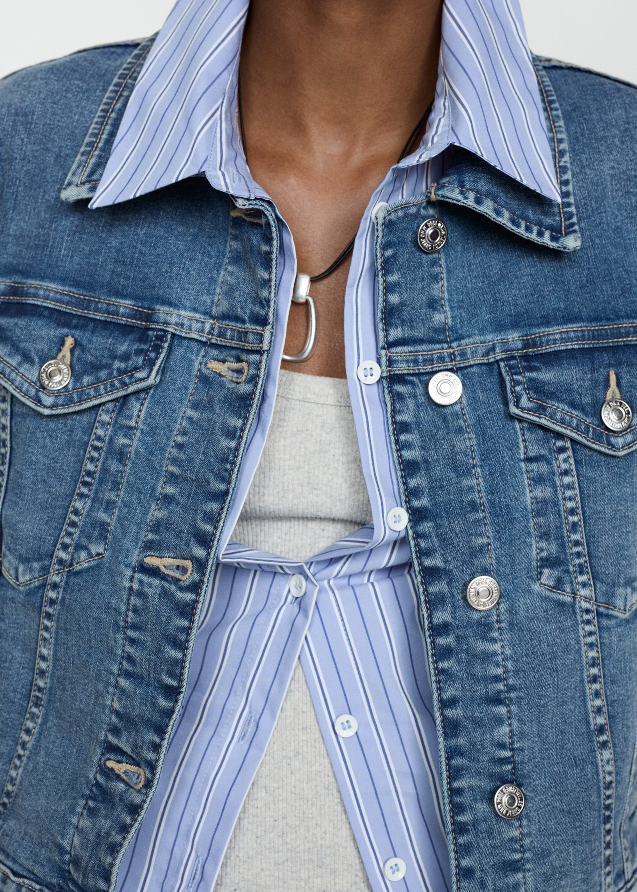 Pocketed denim jacket - Details of the article 6