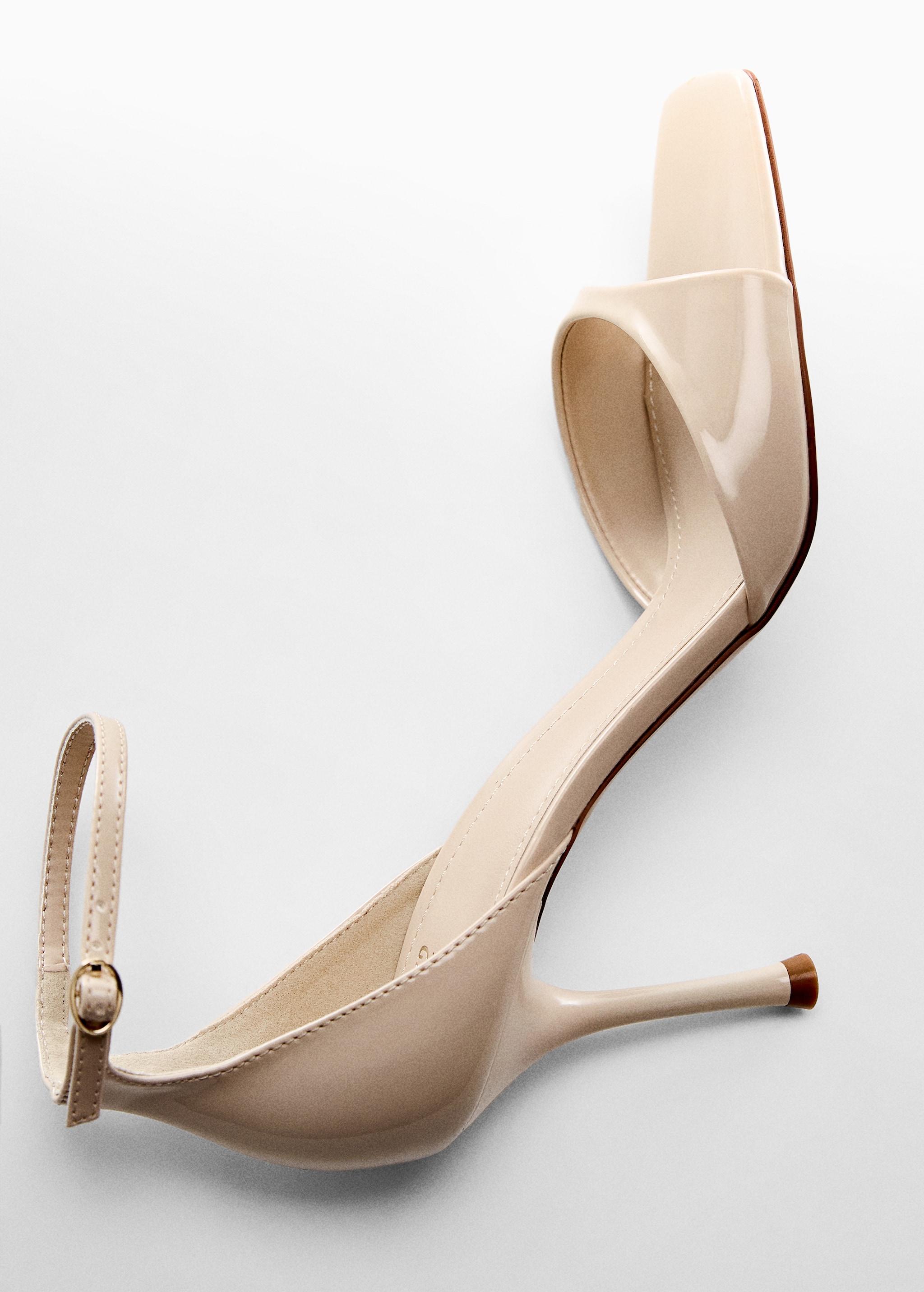 Patent leather effect heeled sandal - Деталь изделия 5