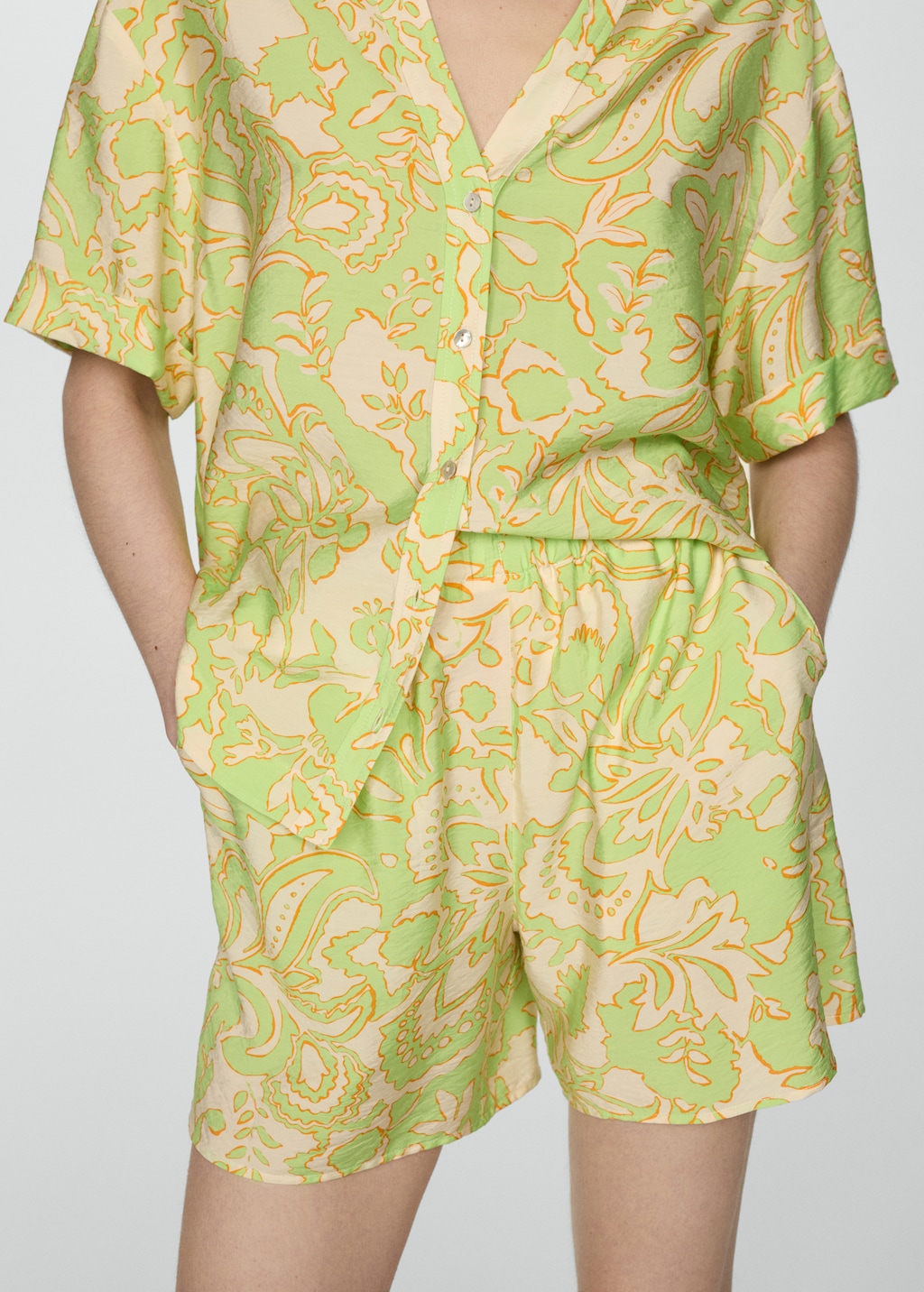 Mango Fließende Print-Shorts