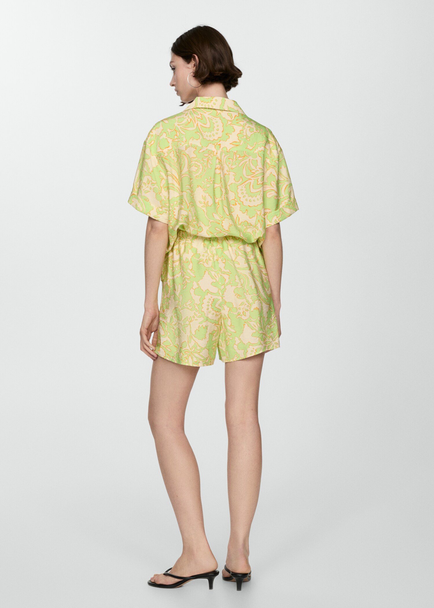 Shorts fluidos estampados - Reverso del artículo
