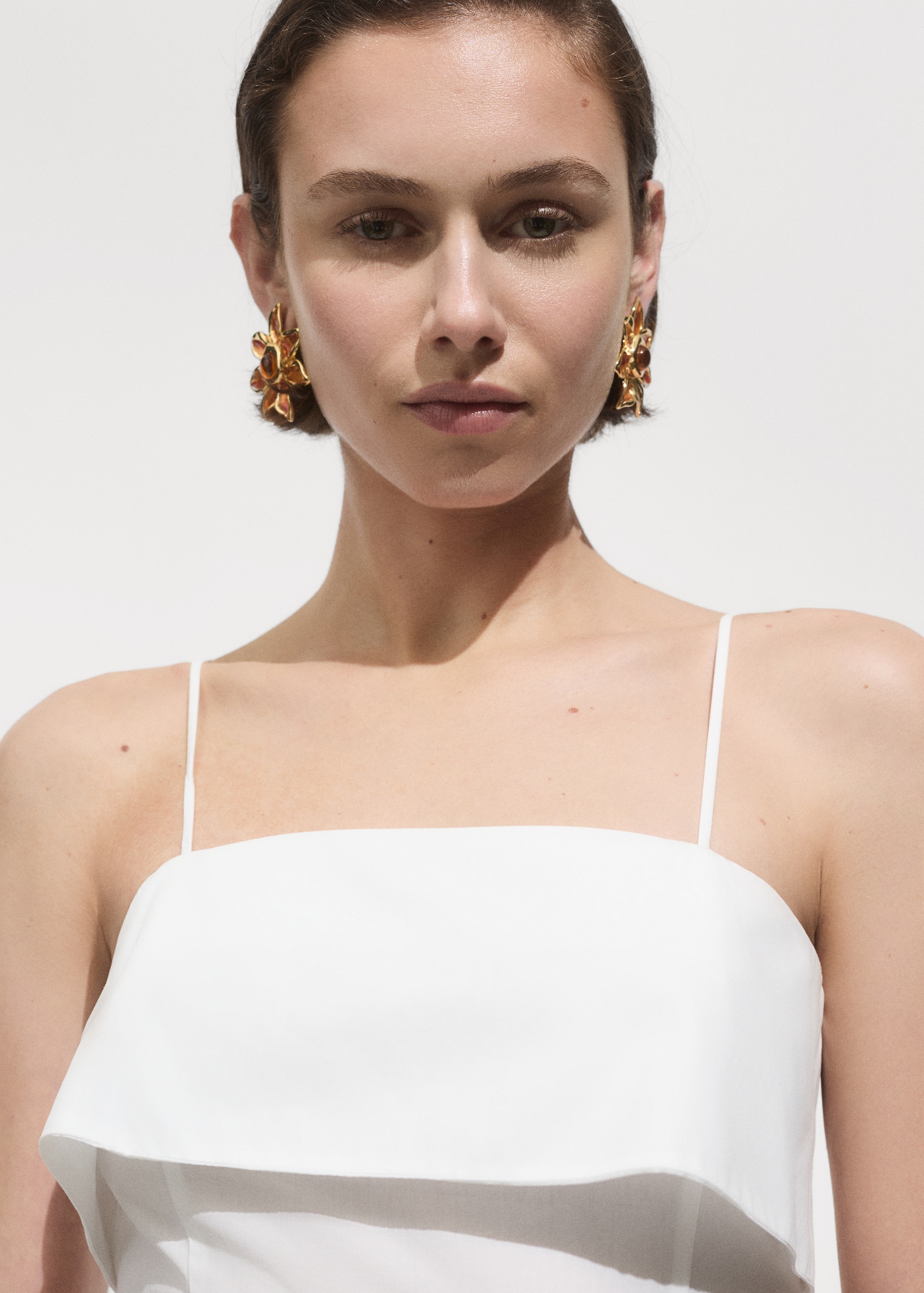Dress with a belted neckline - Medium plane